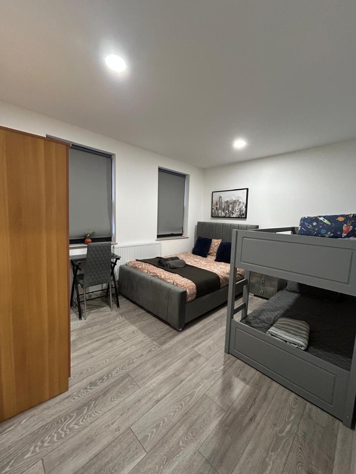 Luxury 1 Bedroom With Open Plan Kitchen For 6 Person In London! E1 Apartamento