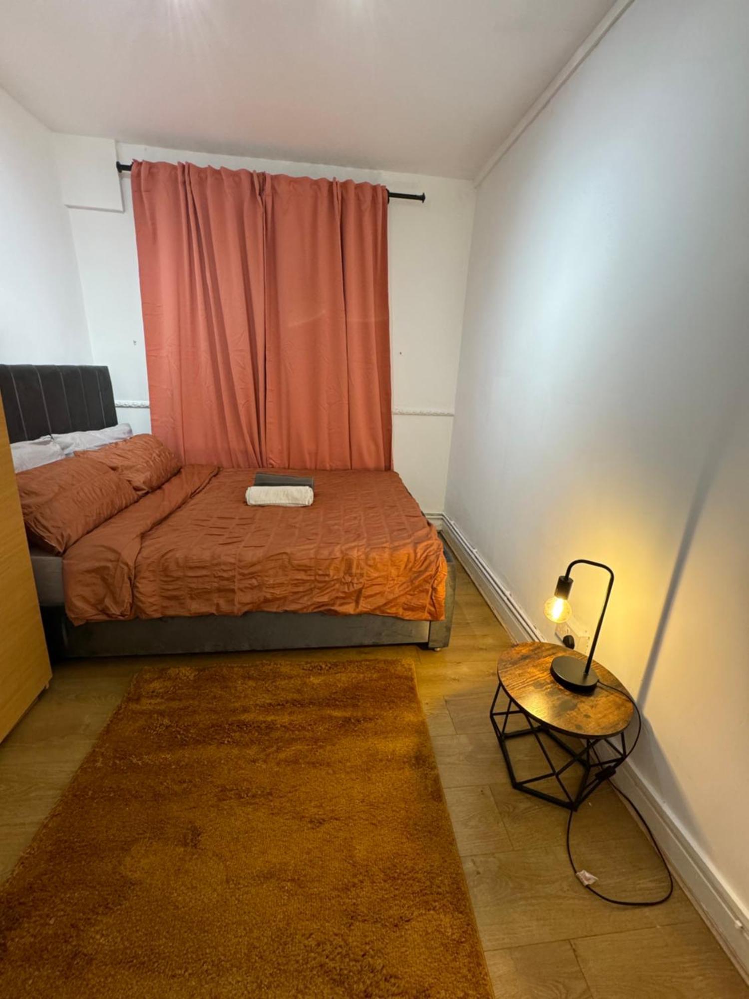 Lovely Spacious 2 Bedroom Flat In Bethnal Green, 3mins Away From Station Appartement