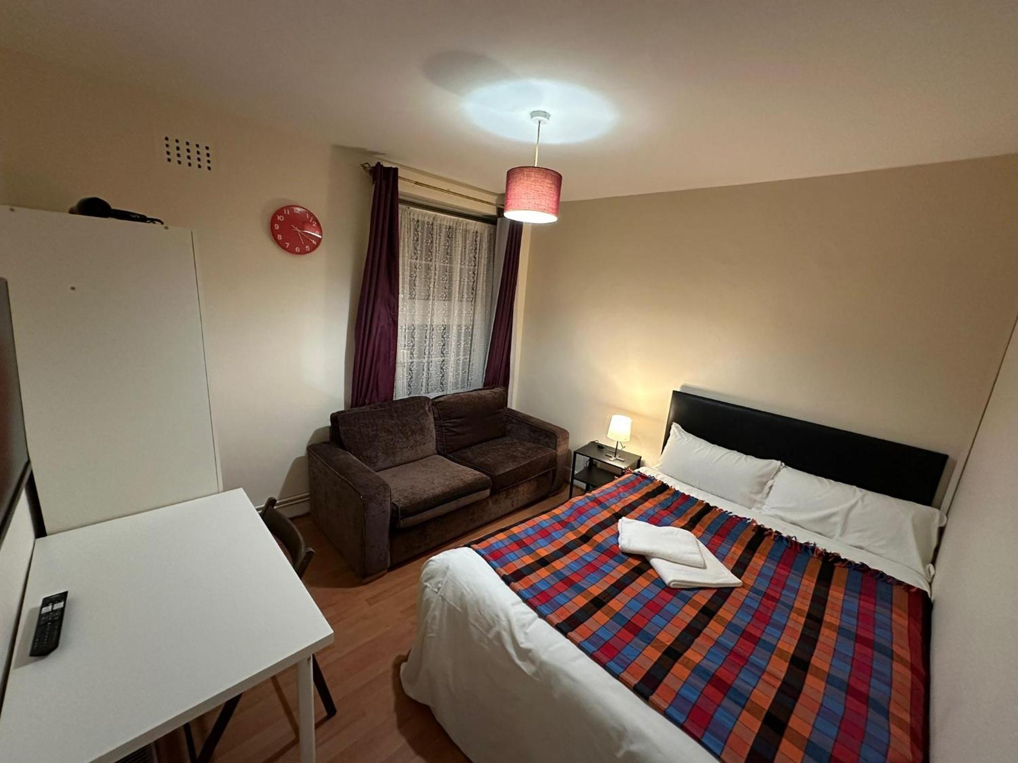 Apartment Beautiful 1 Private Bedroom In A Shared 3-Bedroom Apartment Minutes Walk From Bethnal Green *