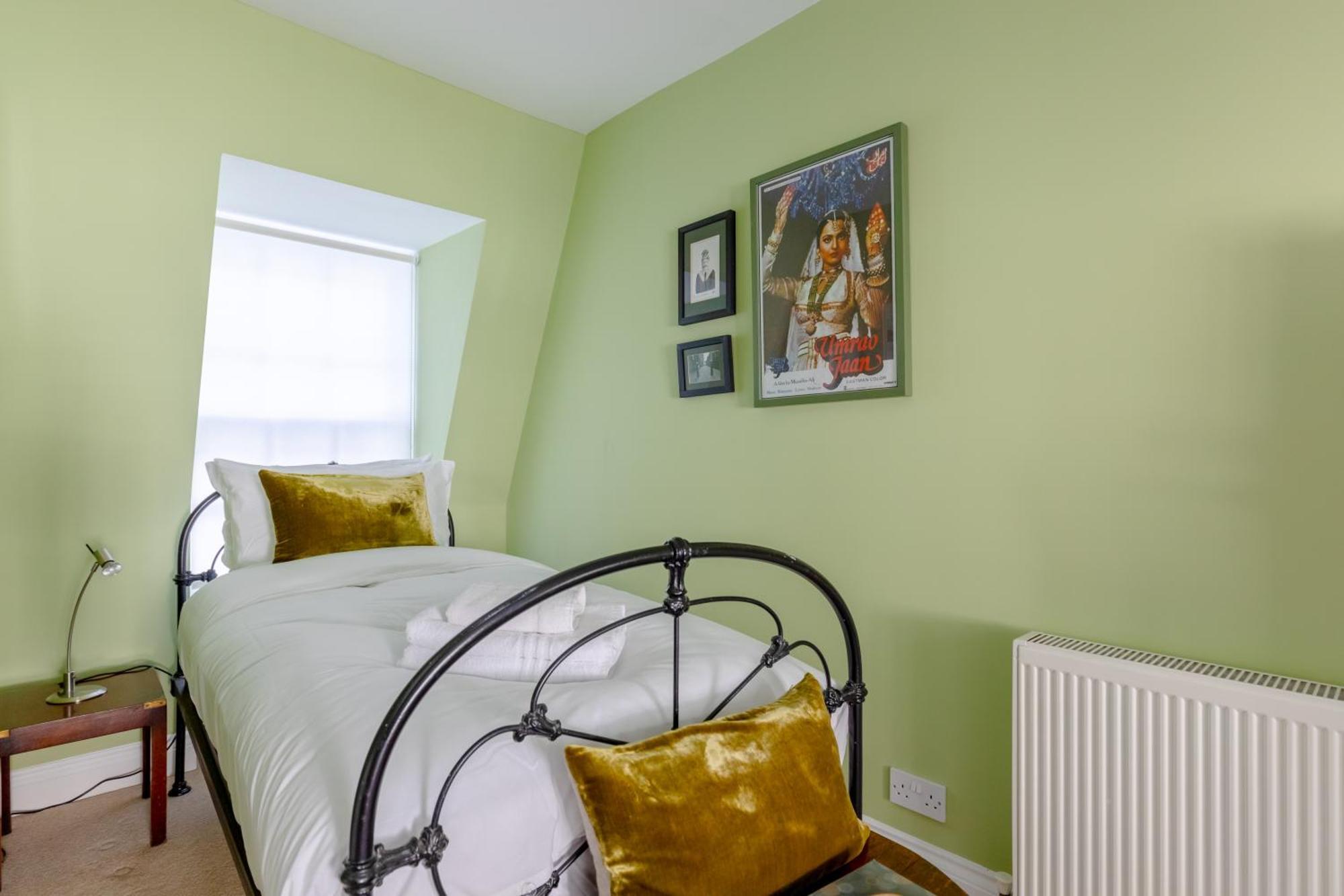 Regal Haven 4 Bed Near Buckingham Palace London