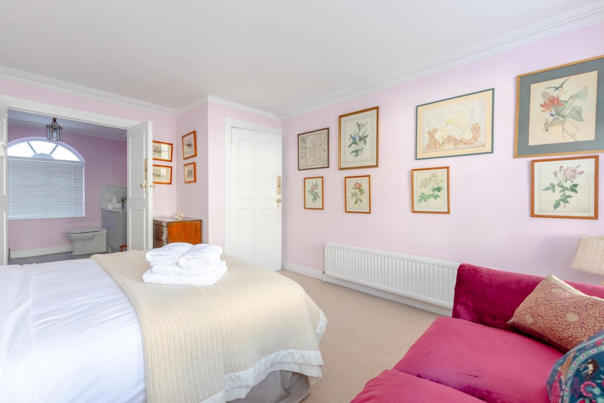 Regal Haven 4 Bed Near Buckingham Palace Apartment *