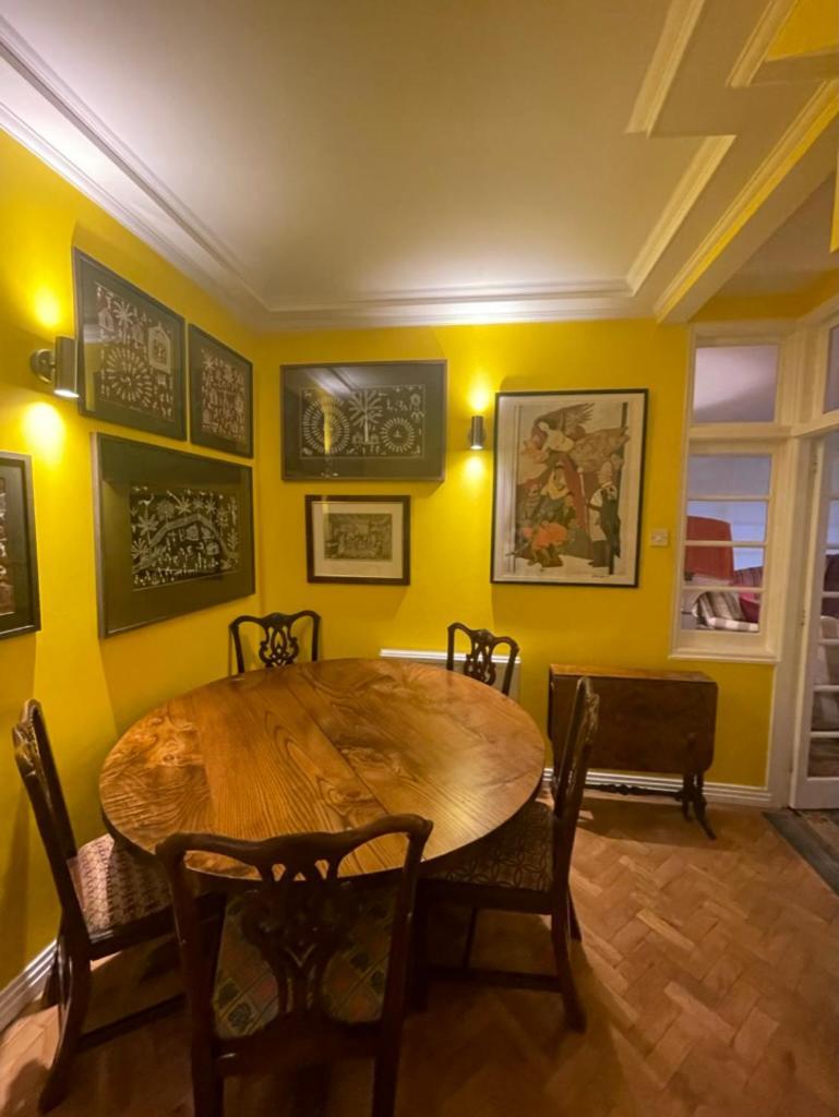 Regal Haven 4 Bed Near Buckingham Palace Apartment *