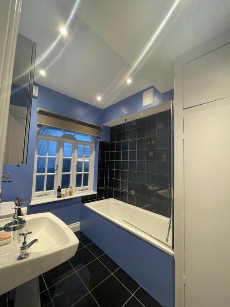 Regal Haven 4 Bed Near Buckingham Palace *