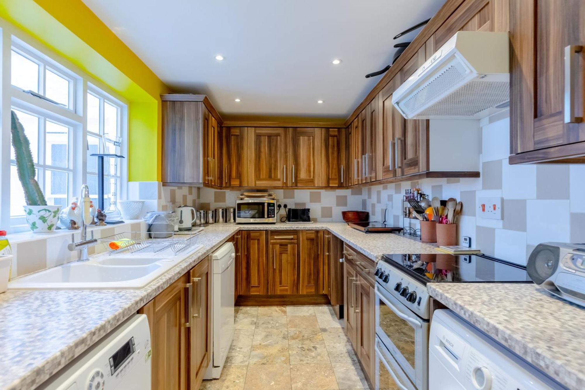 Apartment Regal Haven 4 Bed Near Buckingham Palace London