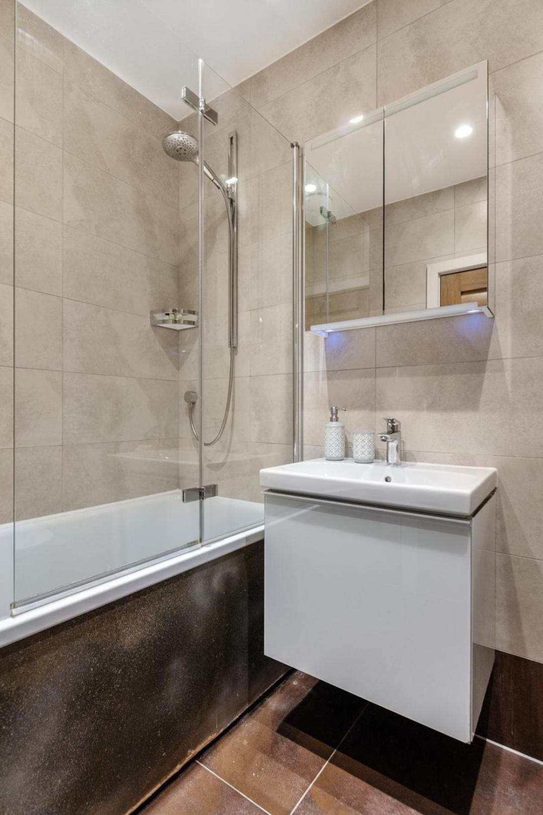 Appartement Bnbnook - Spacious 2br - Walk To Soho & Oxford Street *