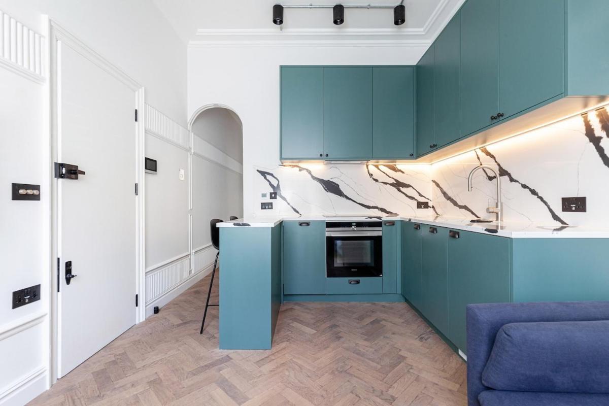 2 Bedroom Near Victoria Station - 3 Apartment