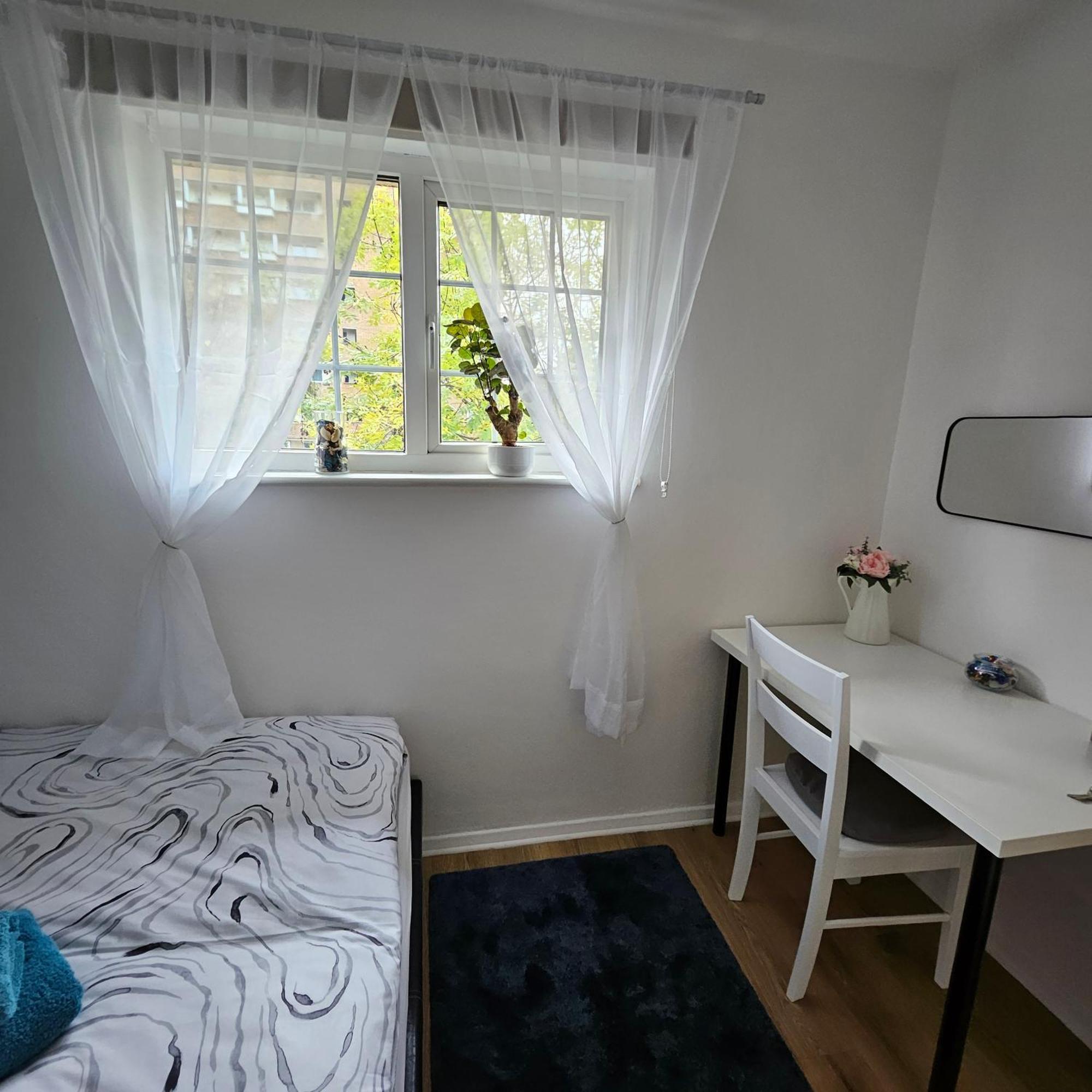 Modern Spacious 10 Minutes From Eye *