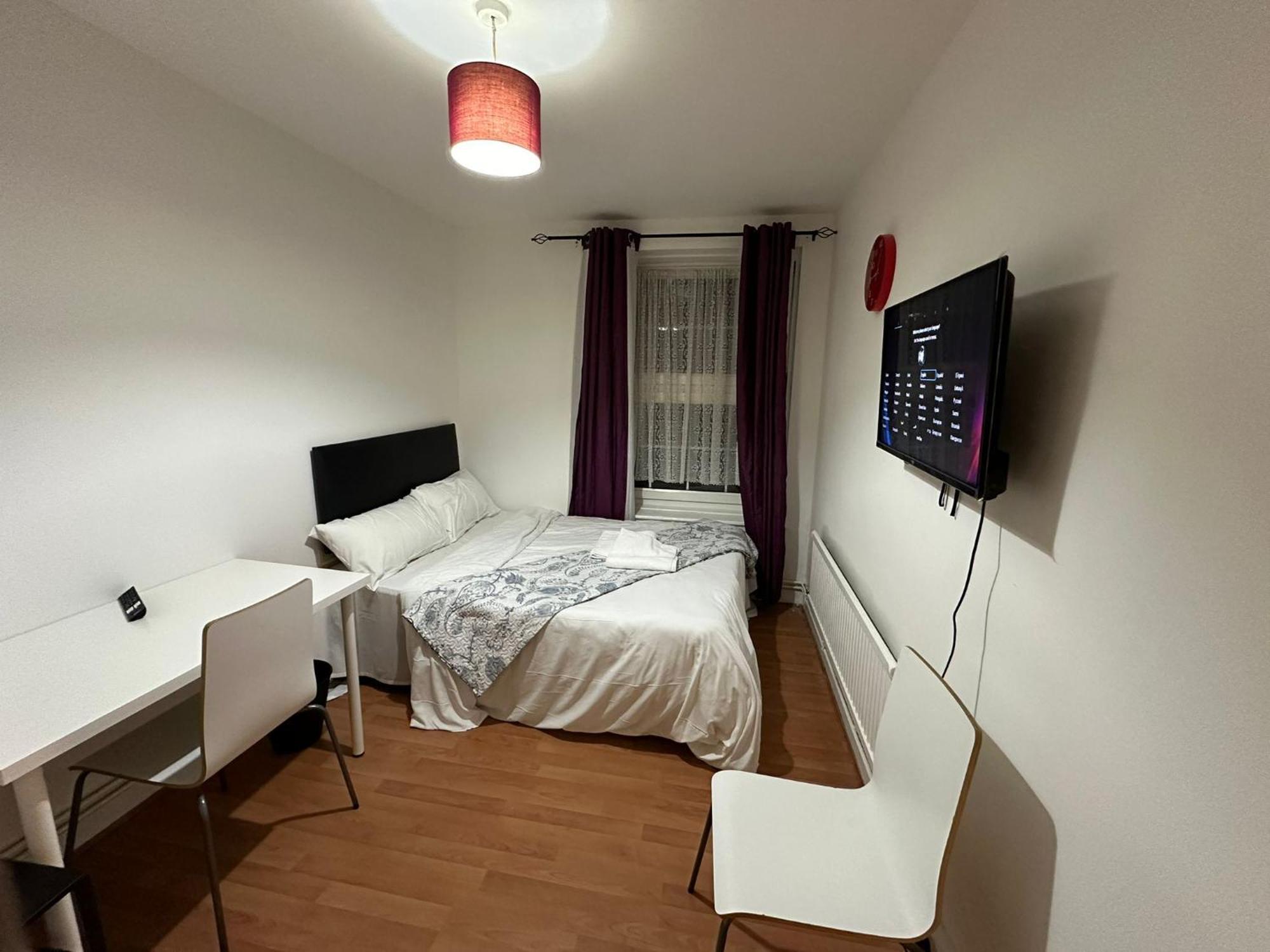 Beautiful 1 Private Bedroom In A Shared 3-bedroom Minutes Walk From Bethnal