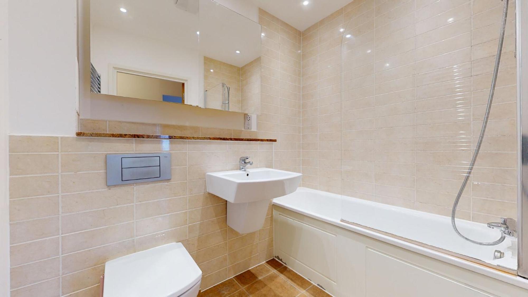 Cozy 2 Bedroom Flat In Central *