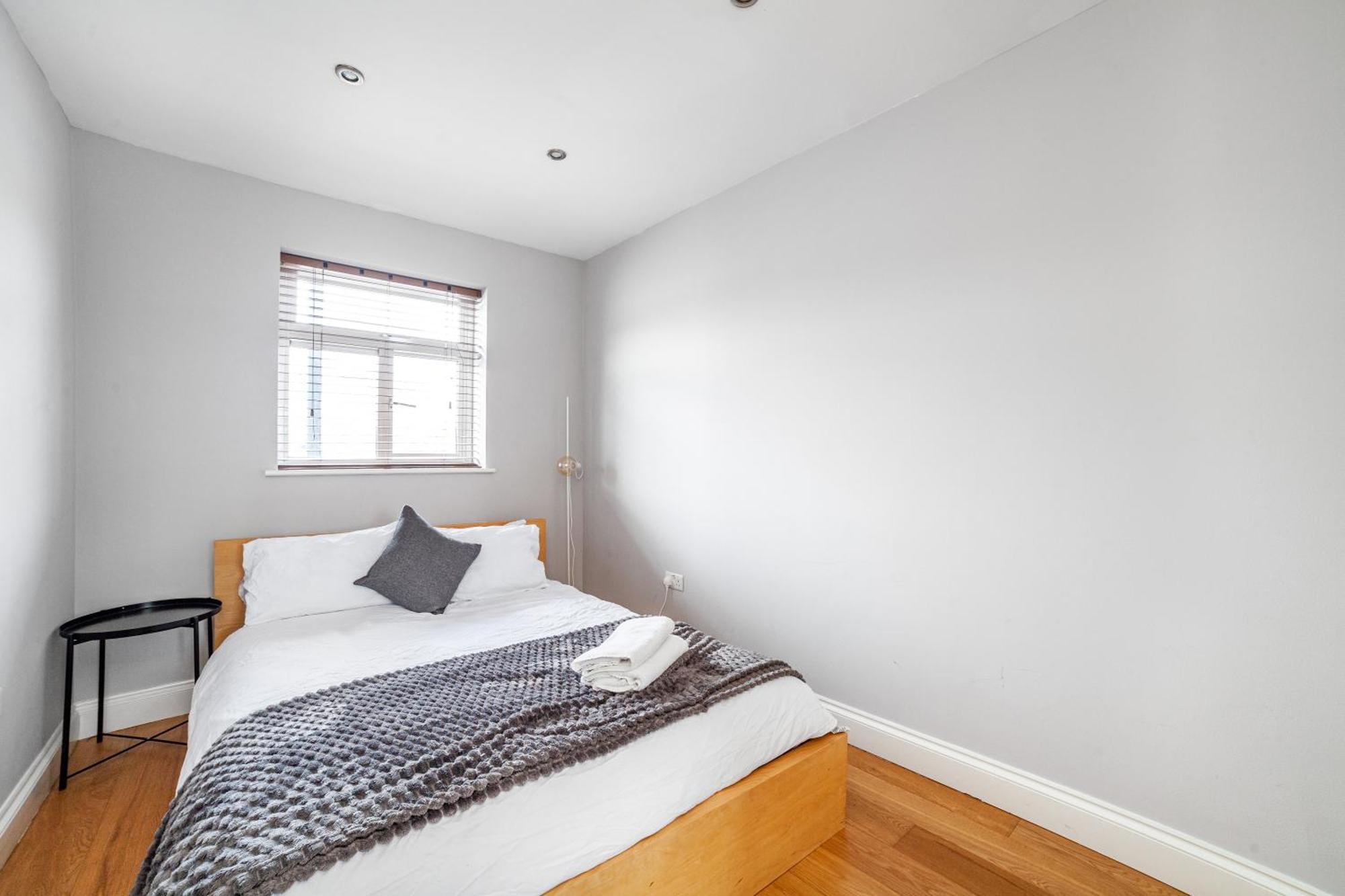 Relax And Unwind, King Beds Near Camden Town Appartement