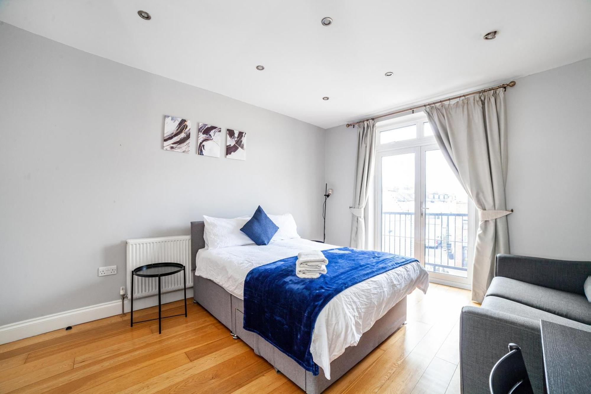 Relax And Unwind, King Beds Near Camden Town Appartement
