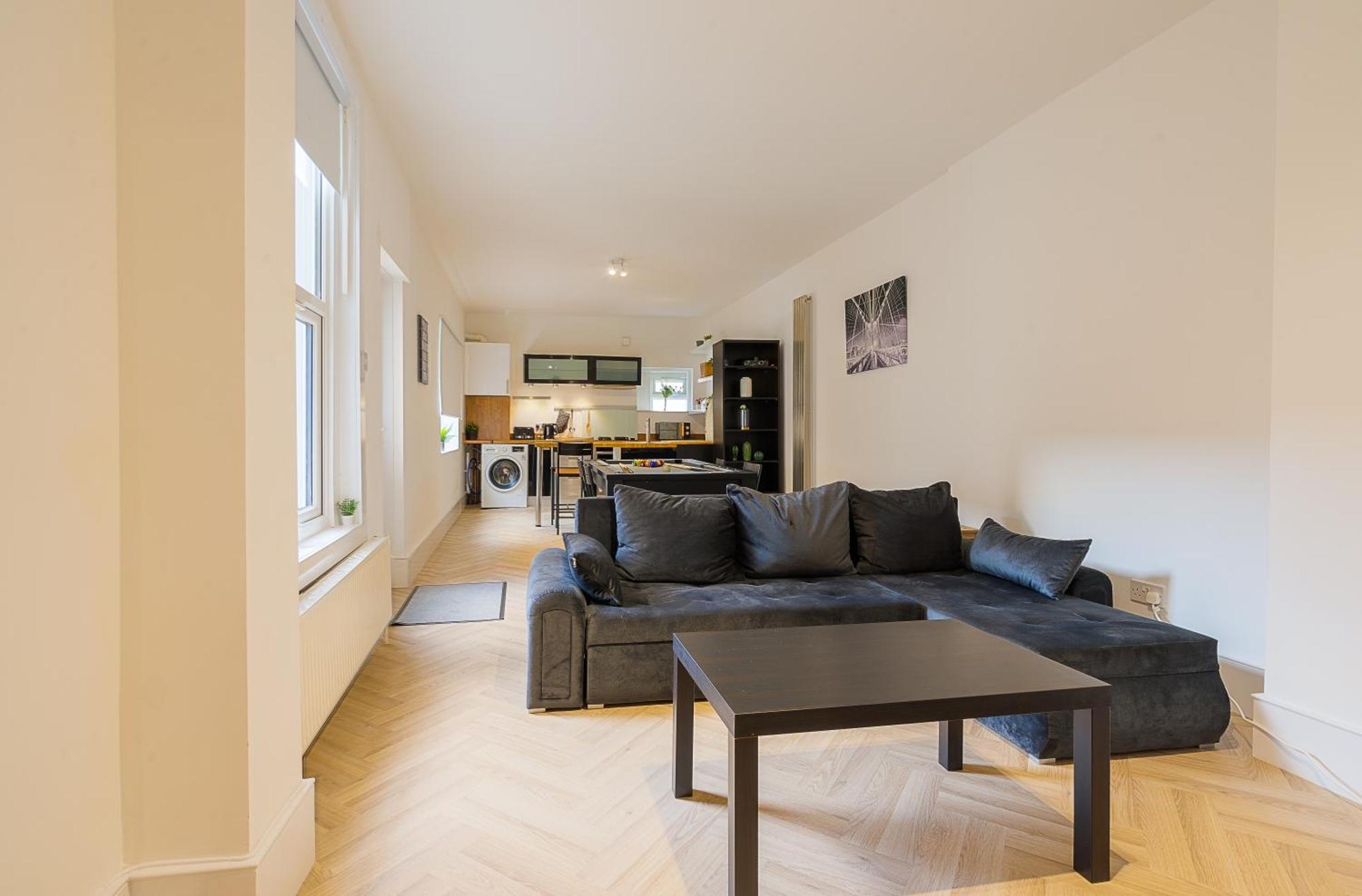 Pool Table High End - 2 Bedroom Flat