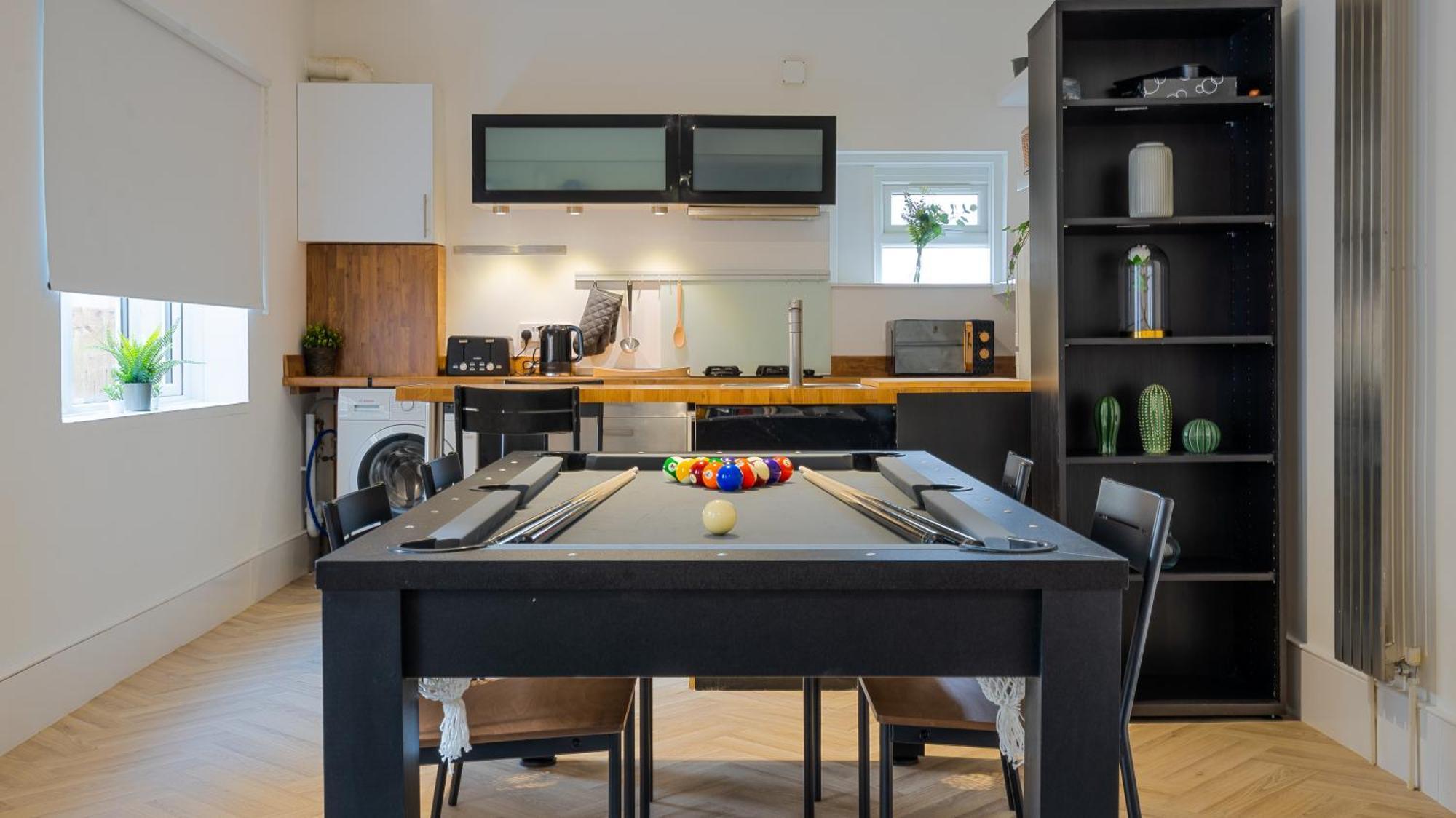 Pool Table High End 2-bedroom Long Term Londres