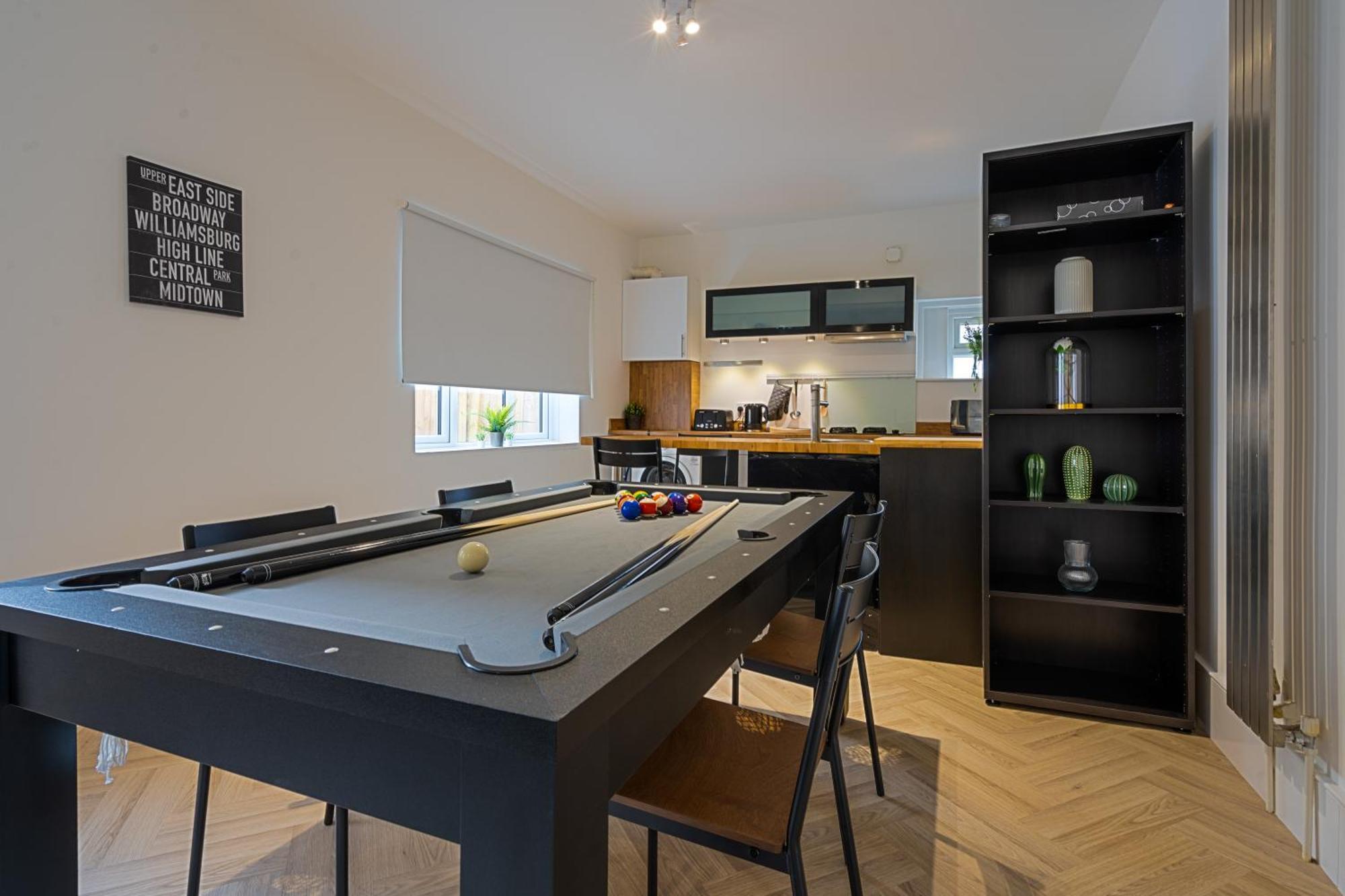 Pool Table High End - 2 Bedroom Flat Appartement *