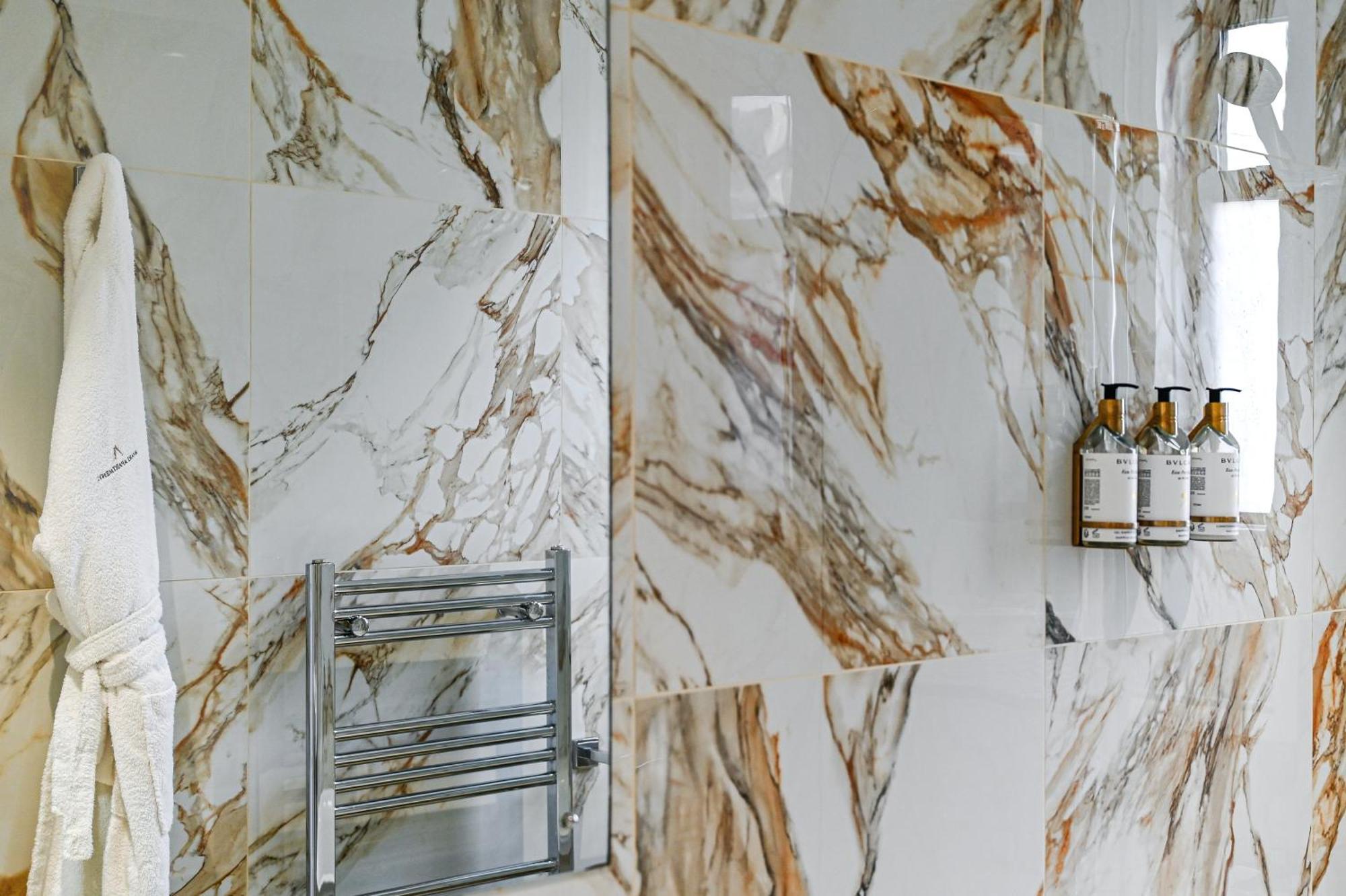 Avari - Princeton Collection