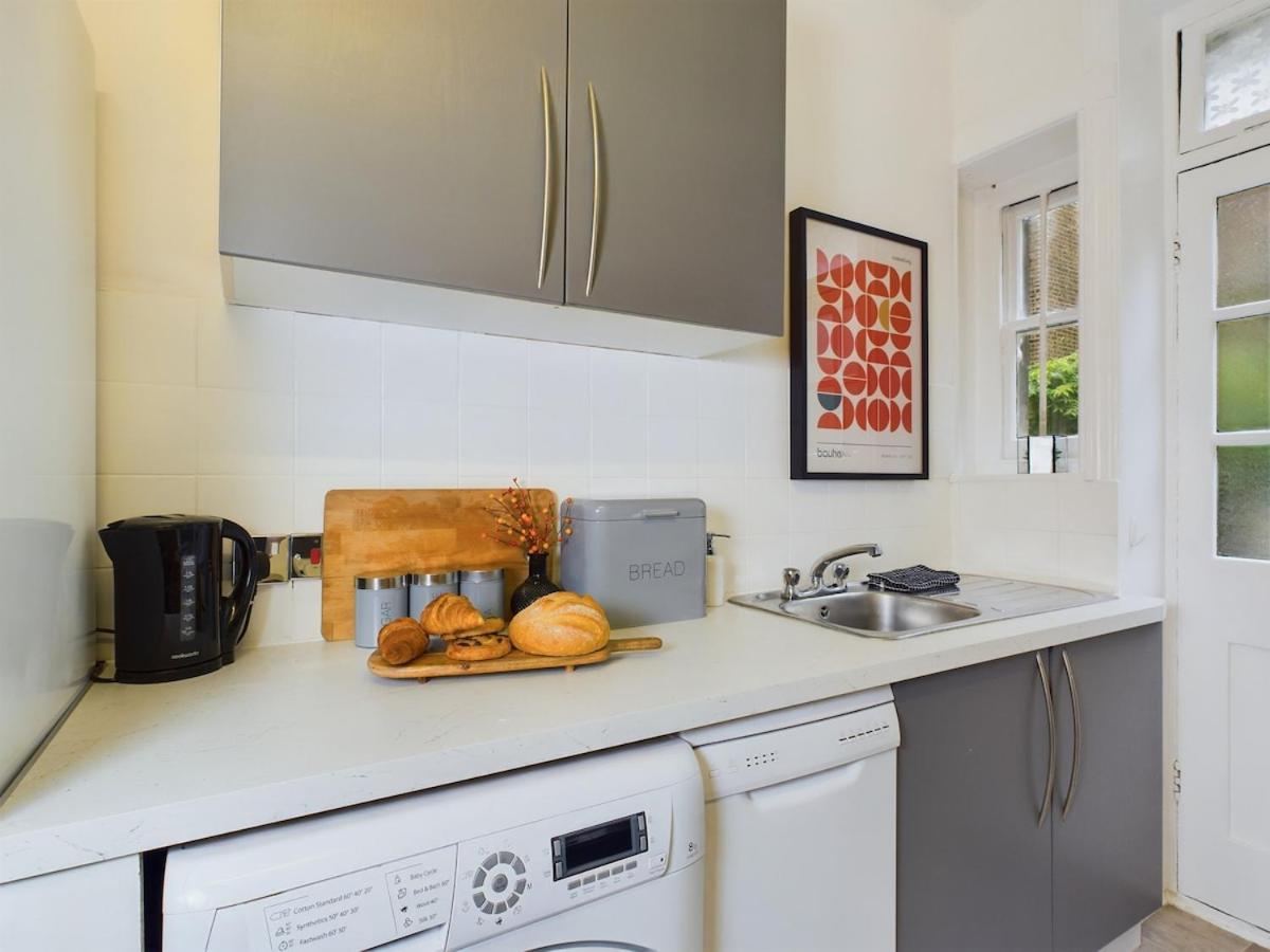 1 Bed West Kensington * Londres