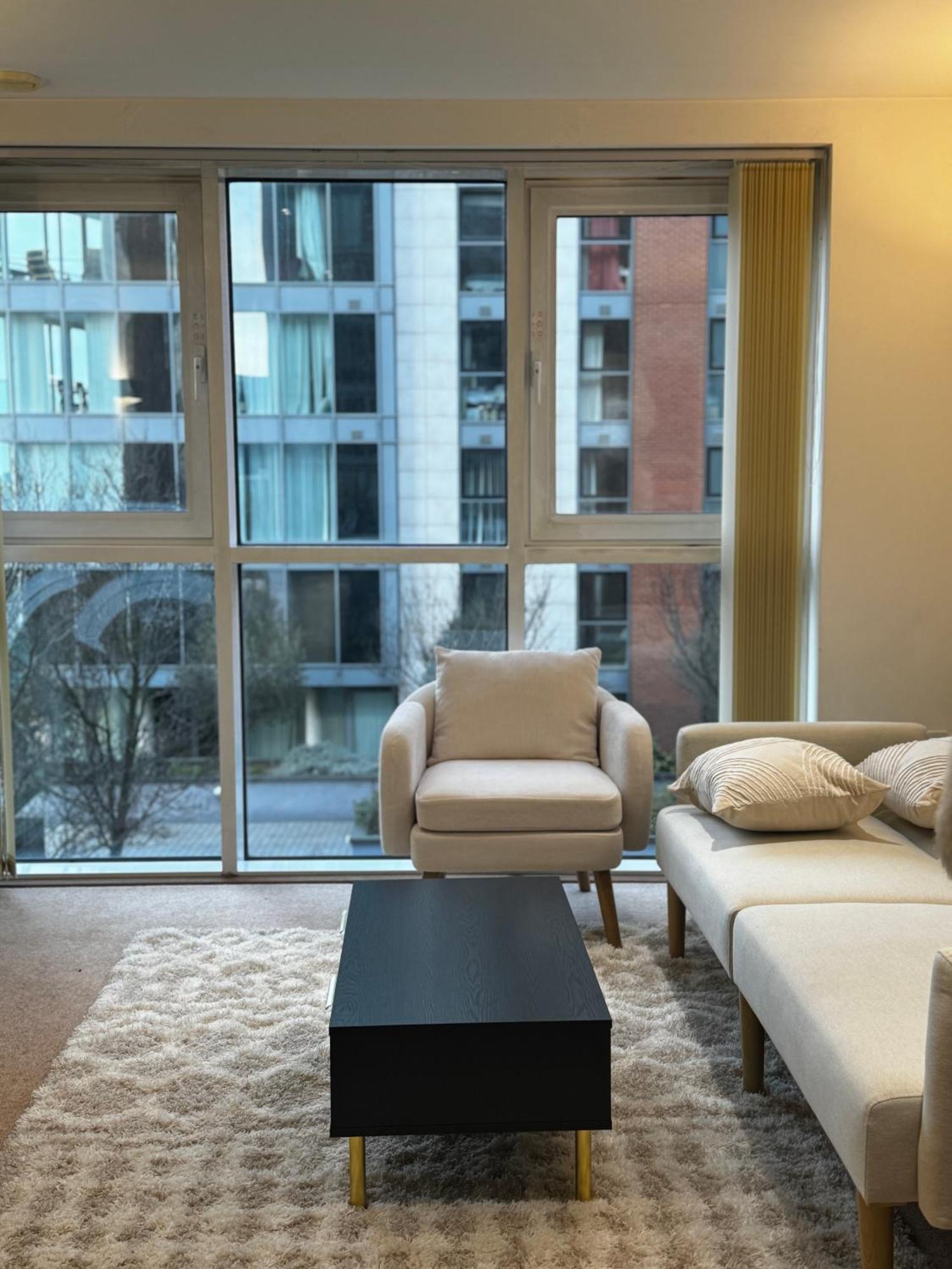 Entire Flat Excel, Ifs Clouds, O2 Arena, Airport Apartamento *
