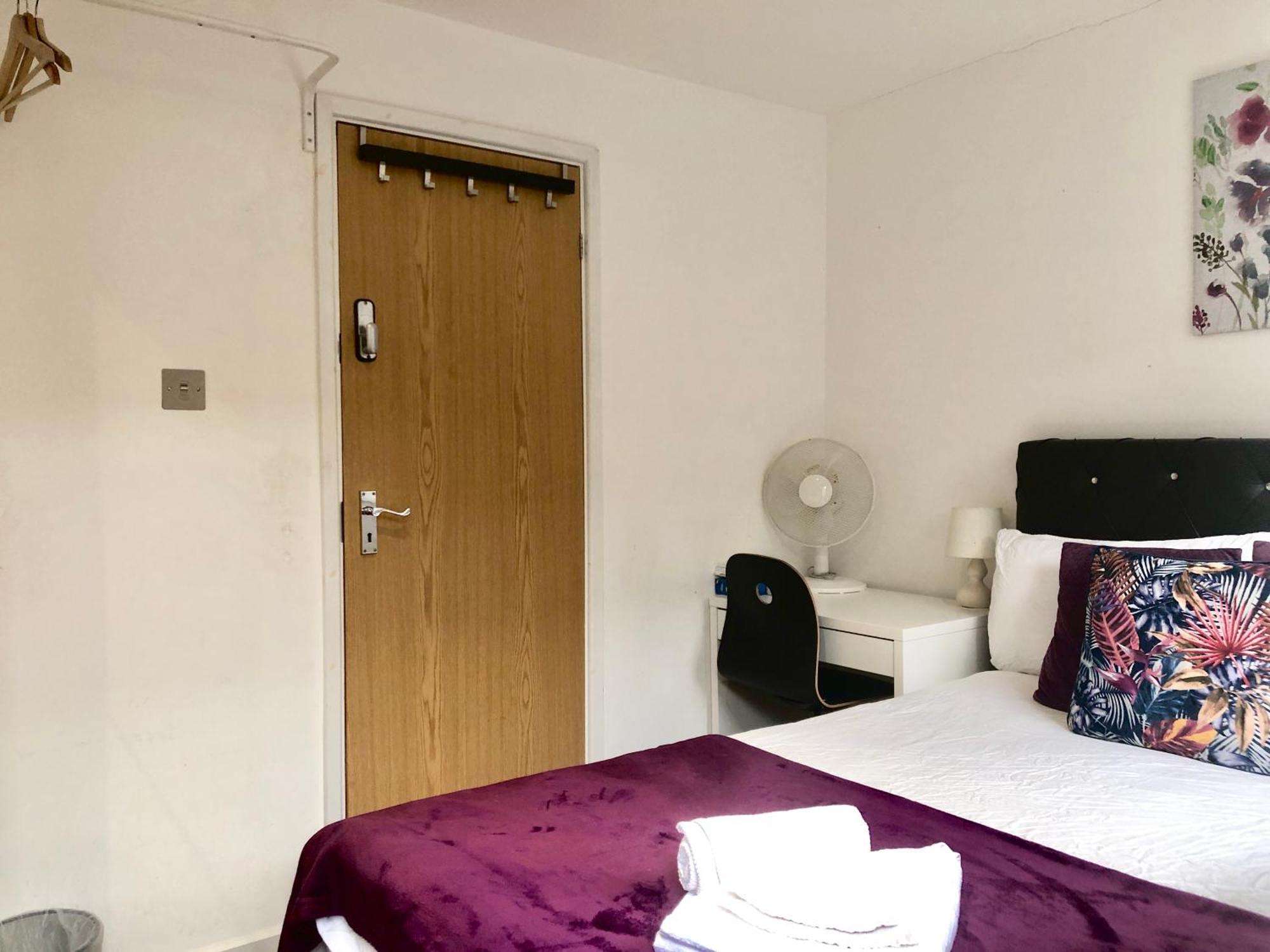 Euston Private Bedrooms 119a 1-4 *