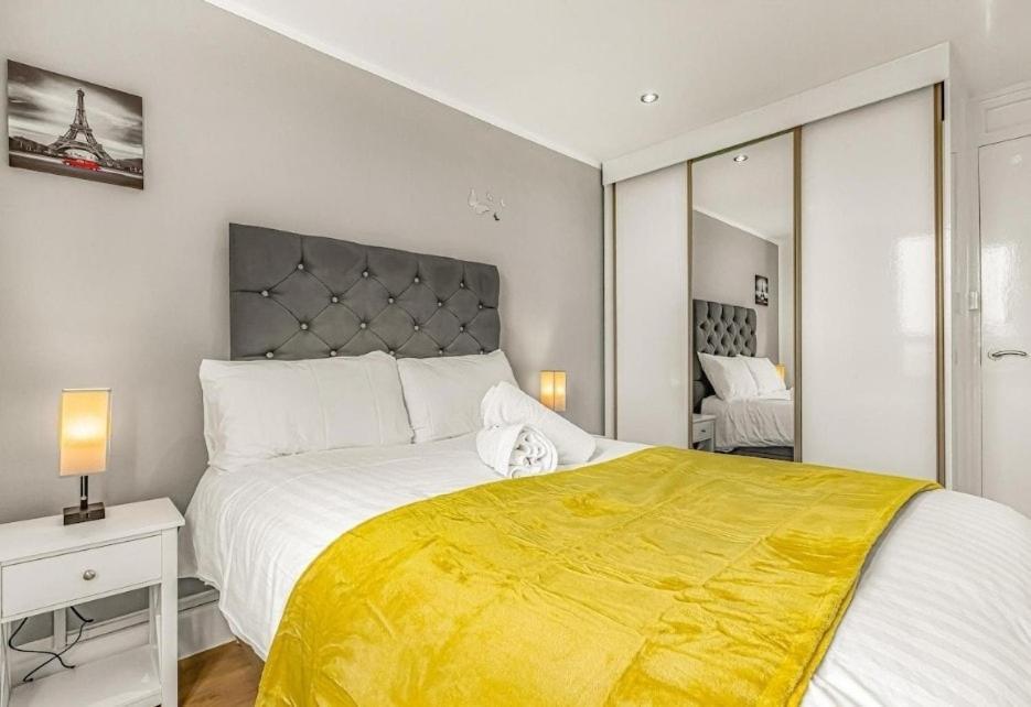 Amazing Marina-overlooking 1bed *