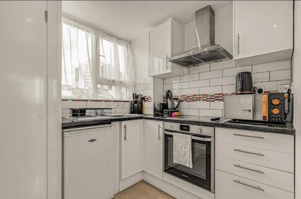 Amazing Marina-overlooking 1bed *