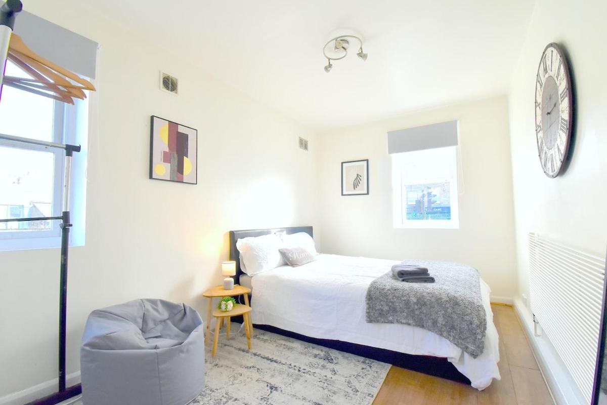 Character 2-bed Flat In Angel Londres