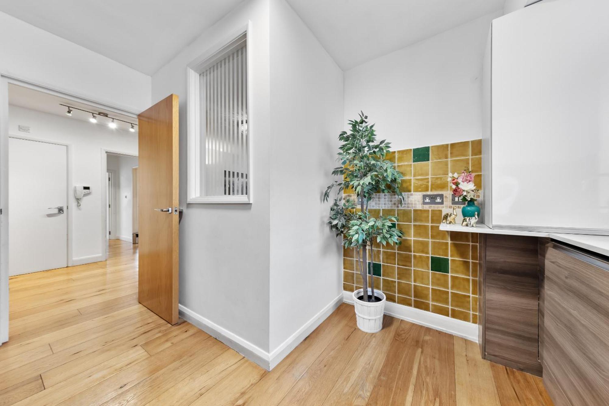 Charming By Hyde Park Apartamento
