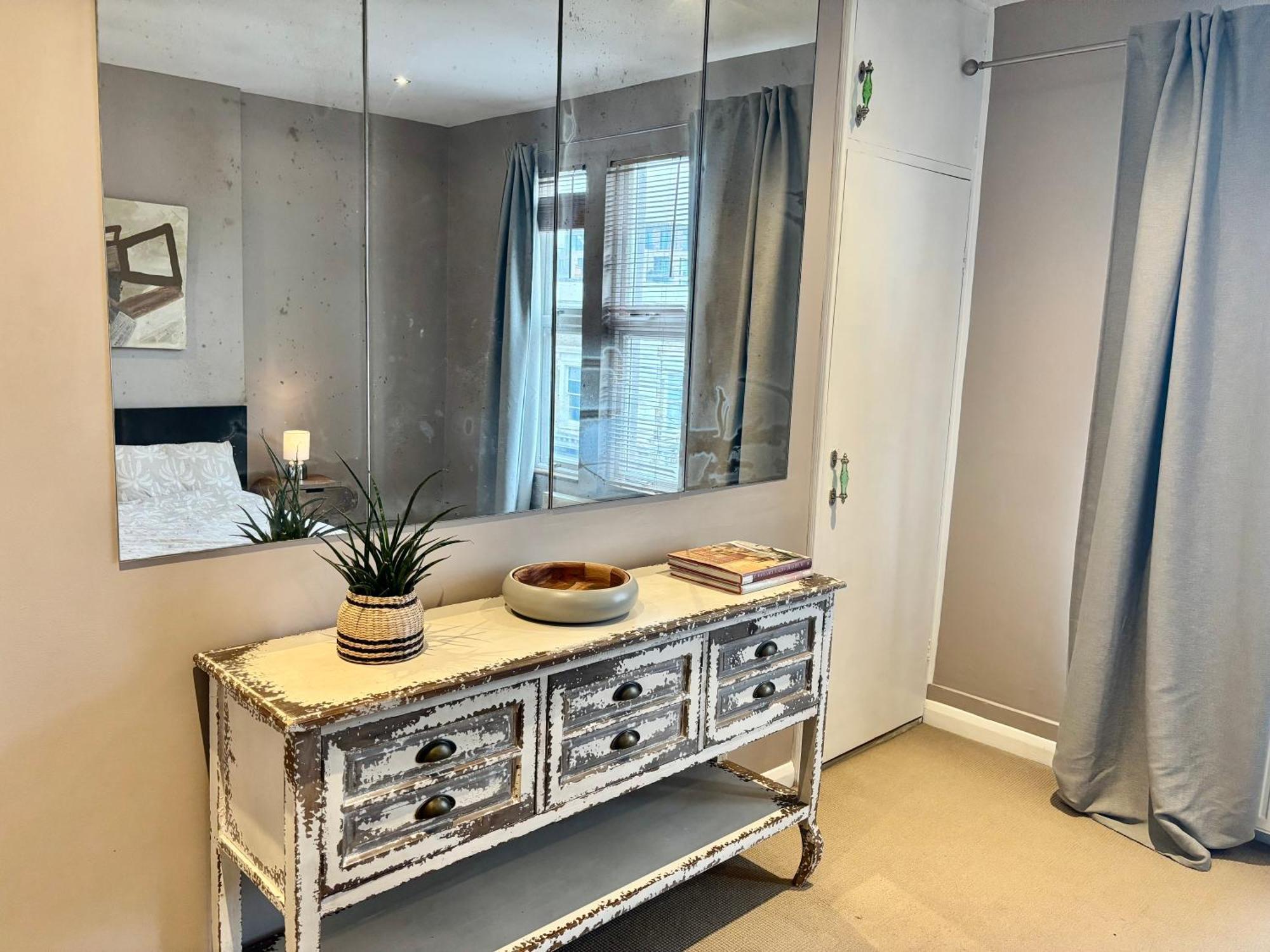 Luxury 2 Bed Flat Kings Road, Fulham * Londres