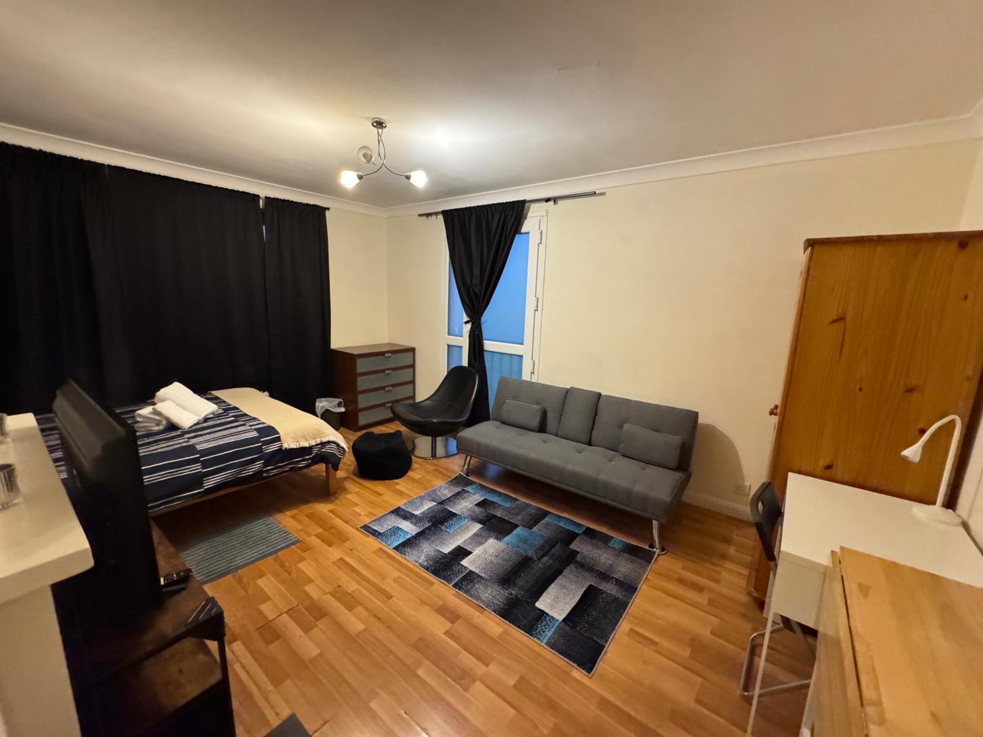 Huge And Affordable 3 Bedroom Flat In Hammersmith For 7 People With Welcome Breakfast *