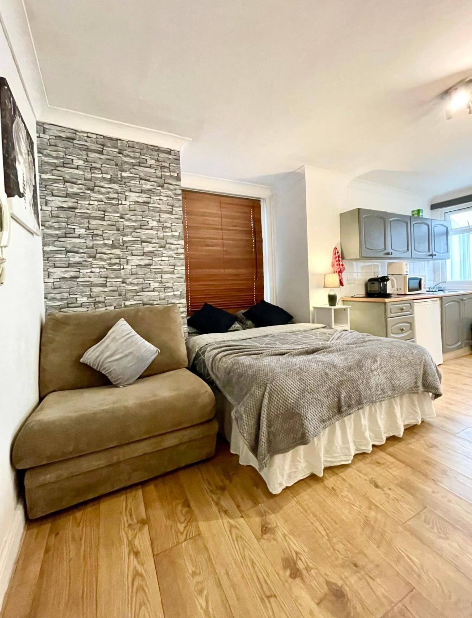 Appartement A Ground Floor Flat With Garden Londres