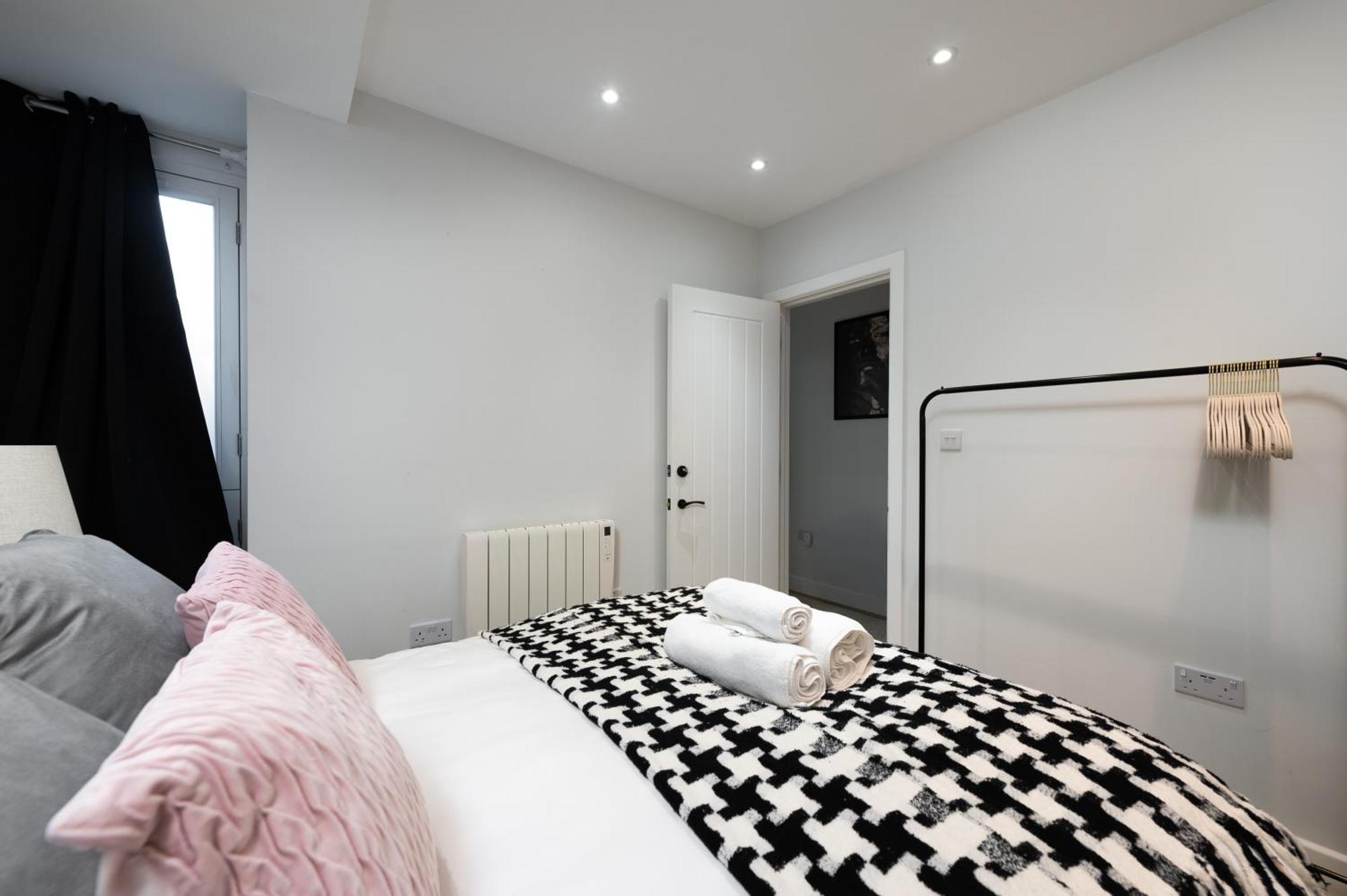 Stylish And Modern 2 Bedroom Flat, Finsbury Park, Sleeps Up To 6 Guests 3 Double Beds, Near Emirates Stadium