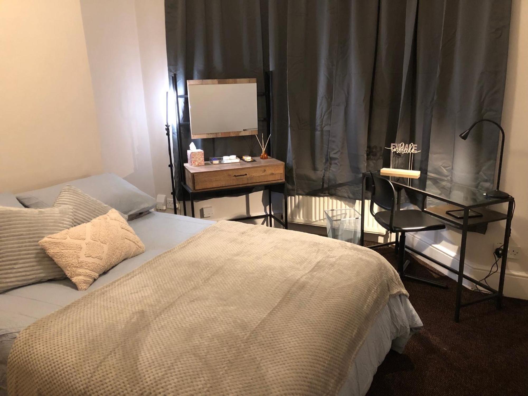 Cozy Single And Double London