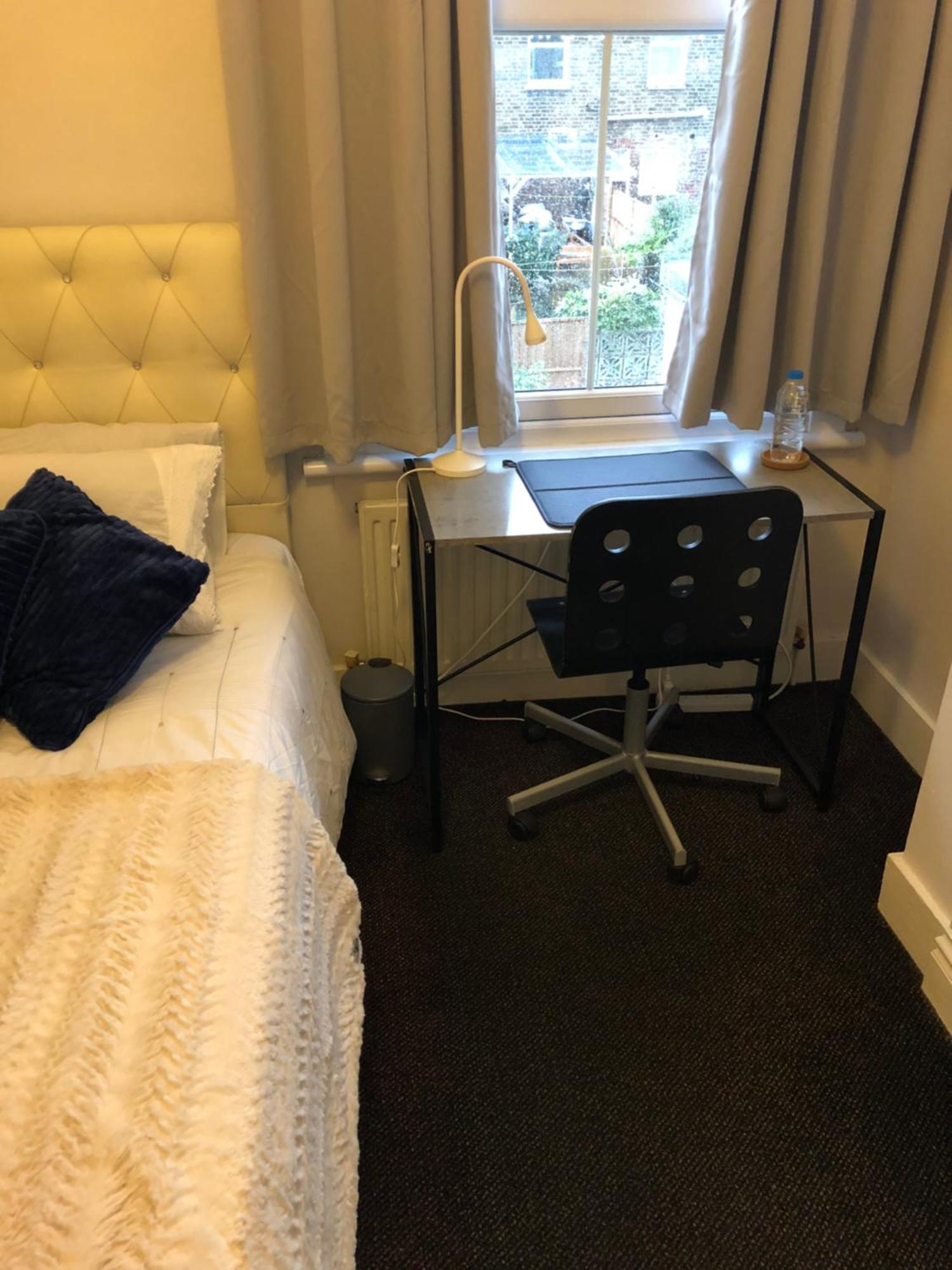 Homestay Cozy Single And Double London