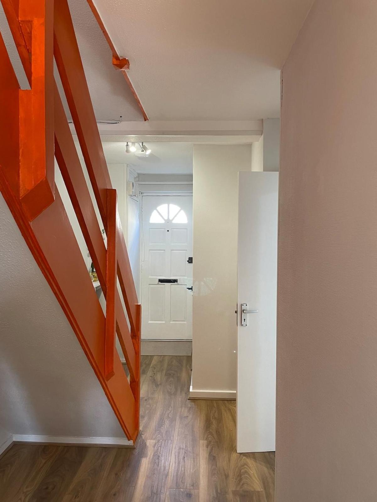 Colourful 4 Bedroom - Mile End - Central, Hammersmith & And District Lines *