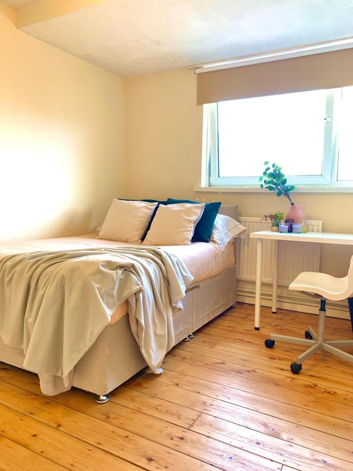 Hébergement de vacances Colourful 4 Bedroom - Mile End - Central, Hammersmith & And District Lines