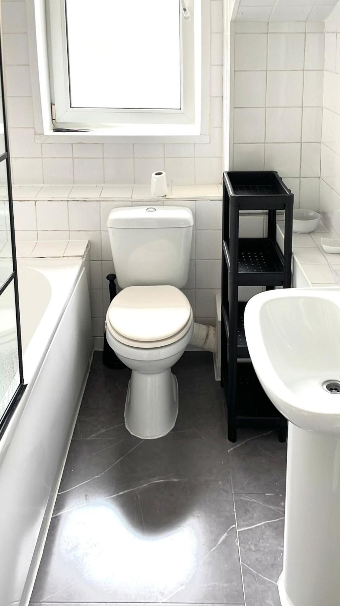 Colourful 4 Bedroom - Mile End - Central, Hammersmith & And District Lines Hébergement de vacances *