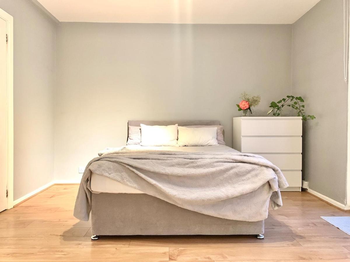 Hébergement de vacances Colourful 4 Bedroom - Mile End - Central, Hammersmith & And District Lines *