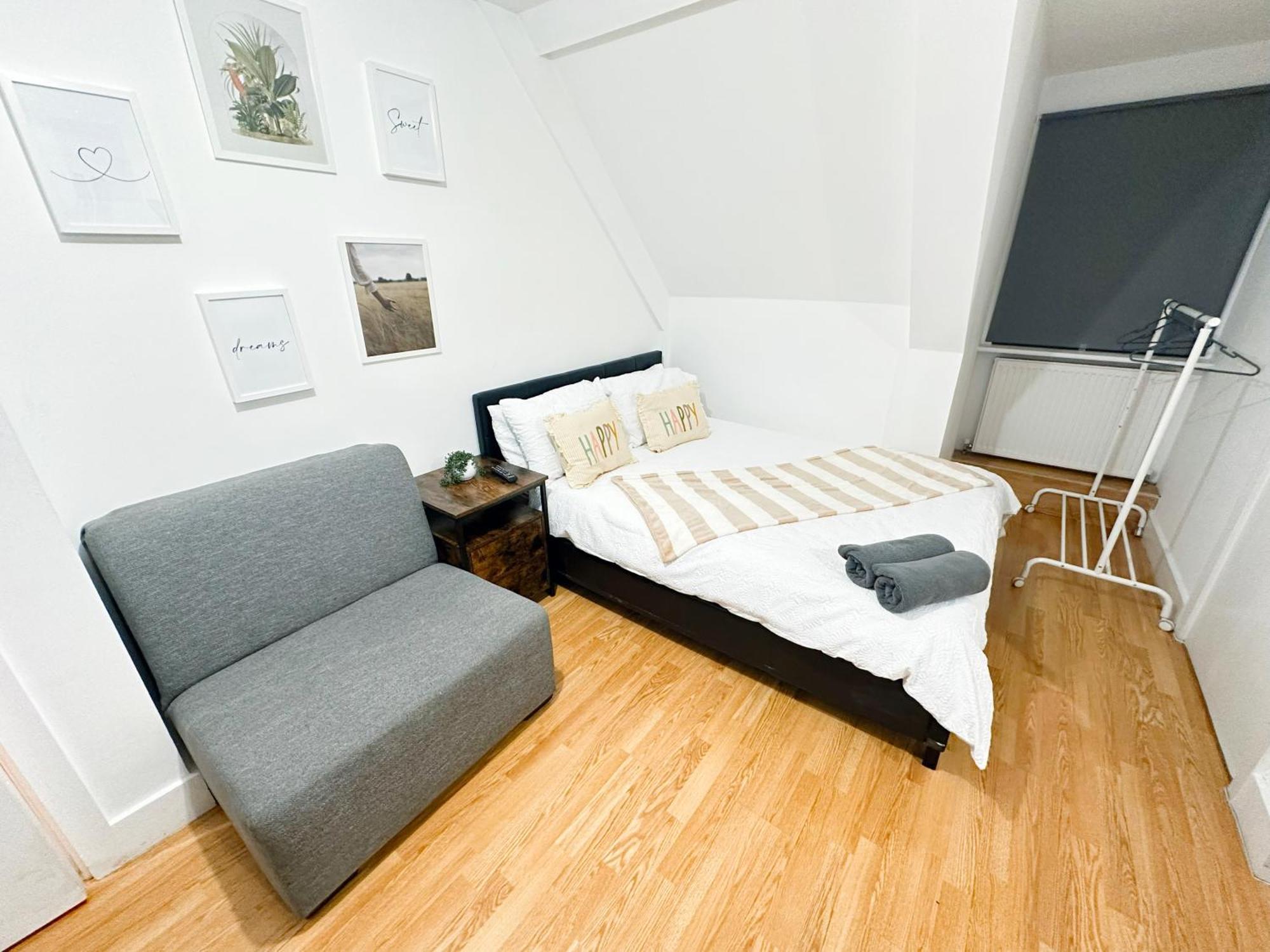 Hospedagem domiciliar Wembley Stadium Rooms, 12mins *