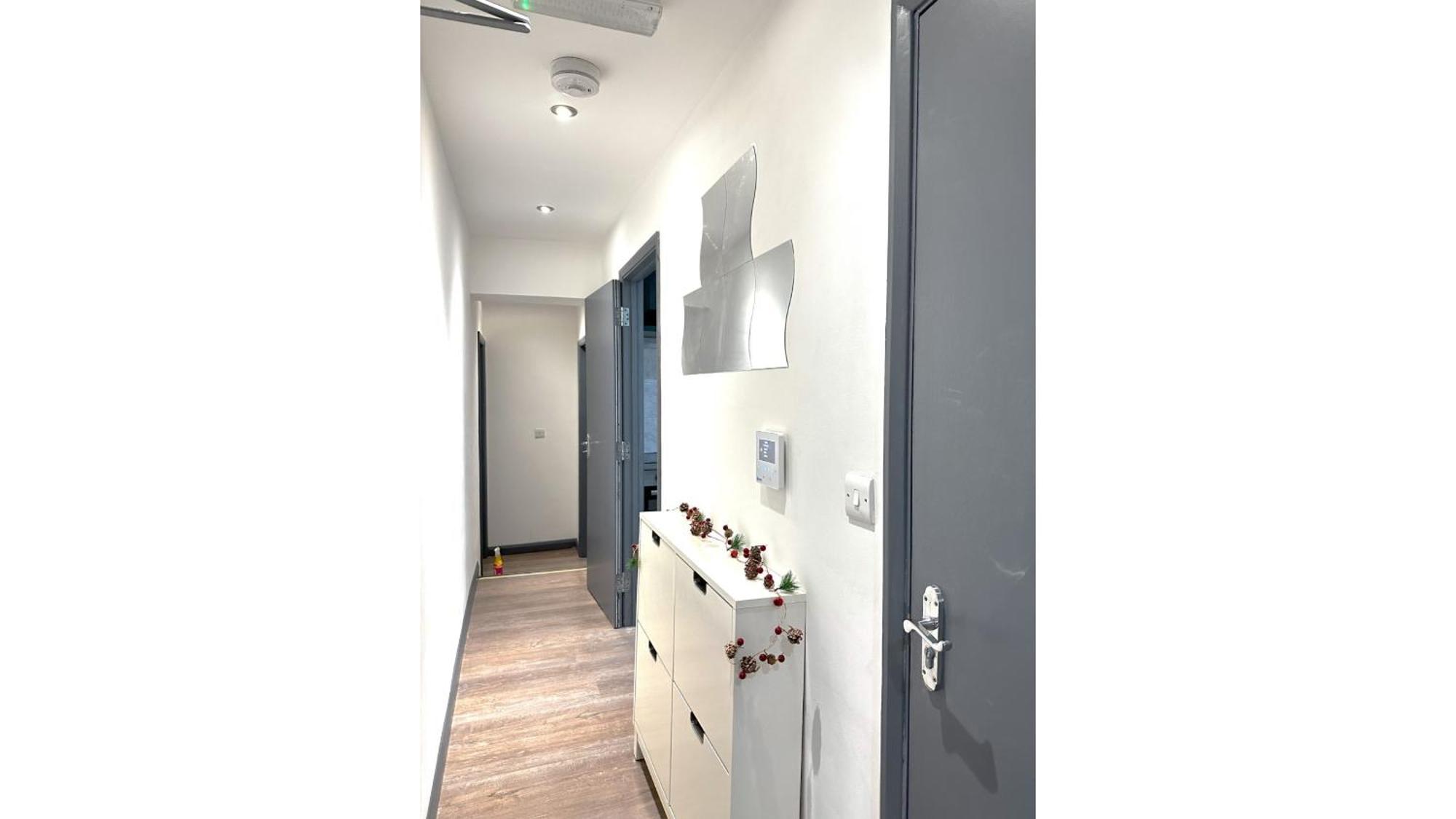 Appartement 4 Bedrooms Flat In *