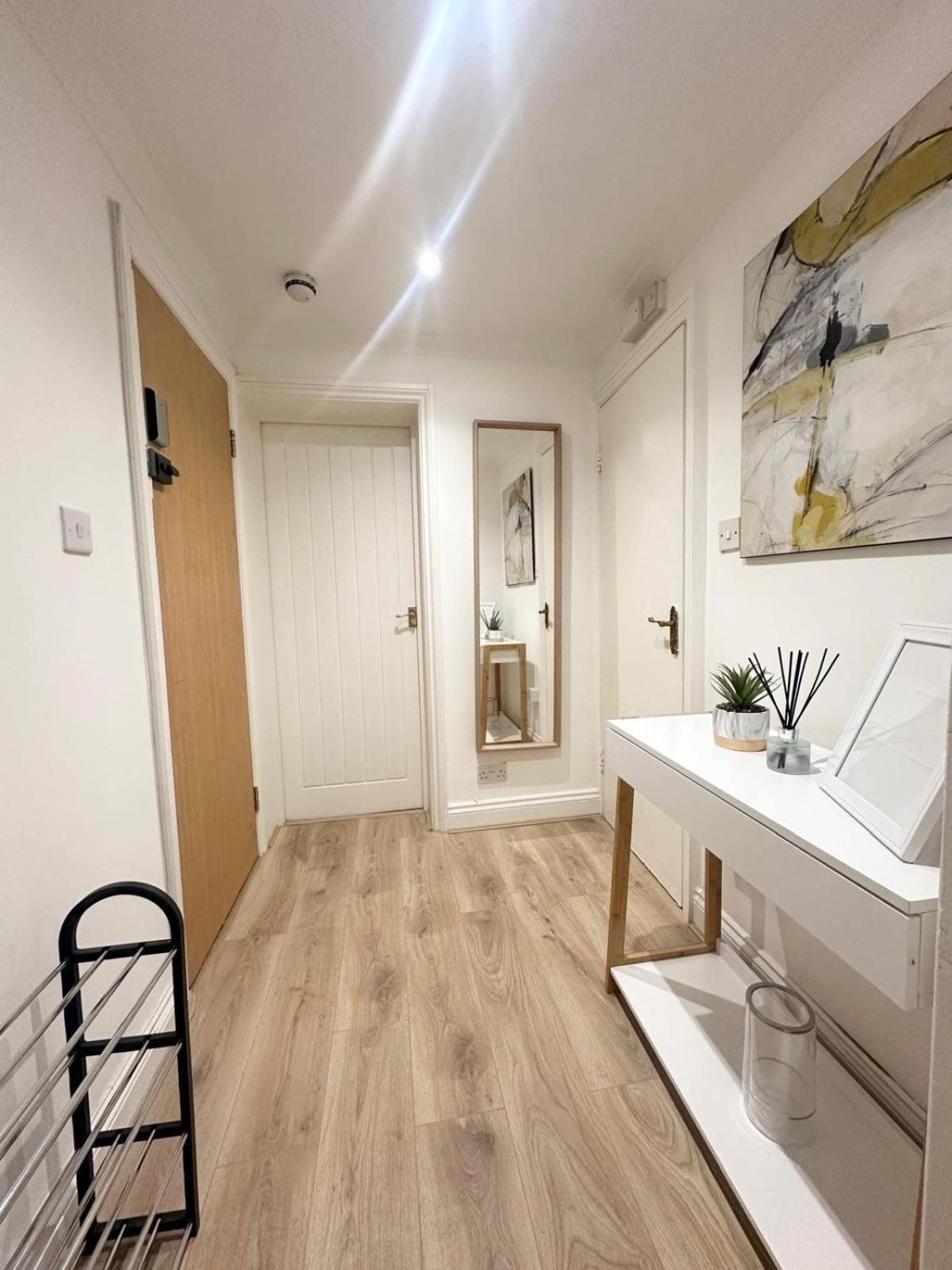 Cosy 1 Bedroom Flat In *