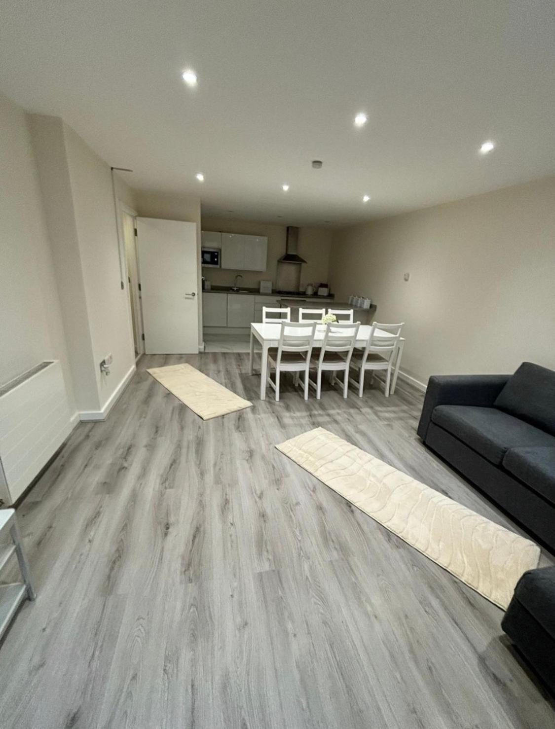 156 Holloway