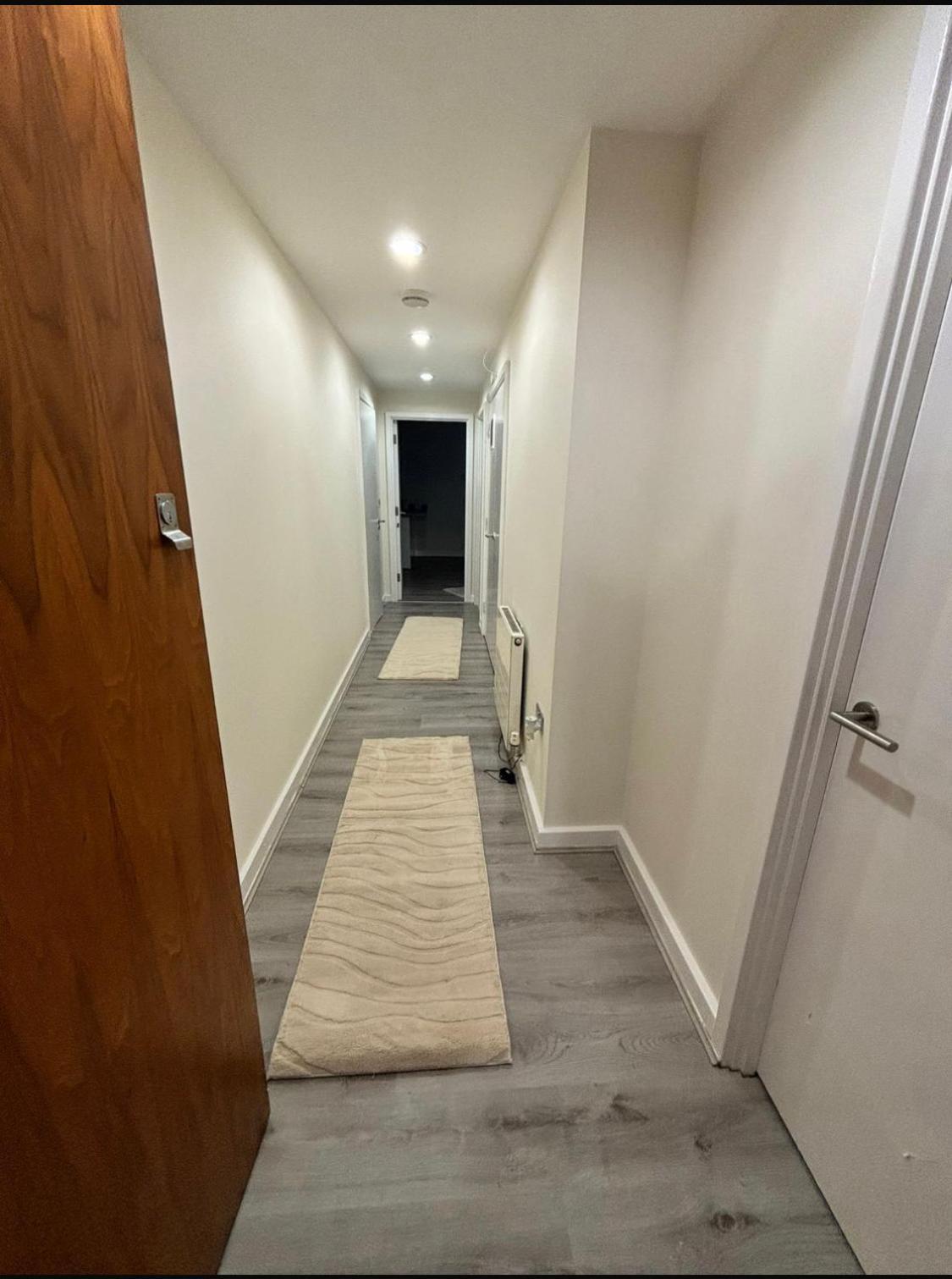 156 Holloway *
