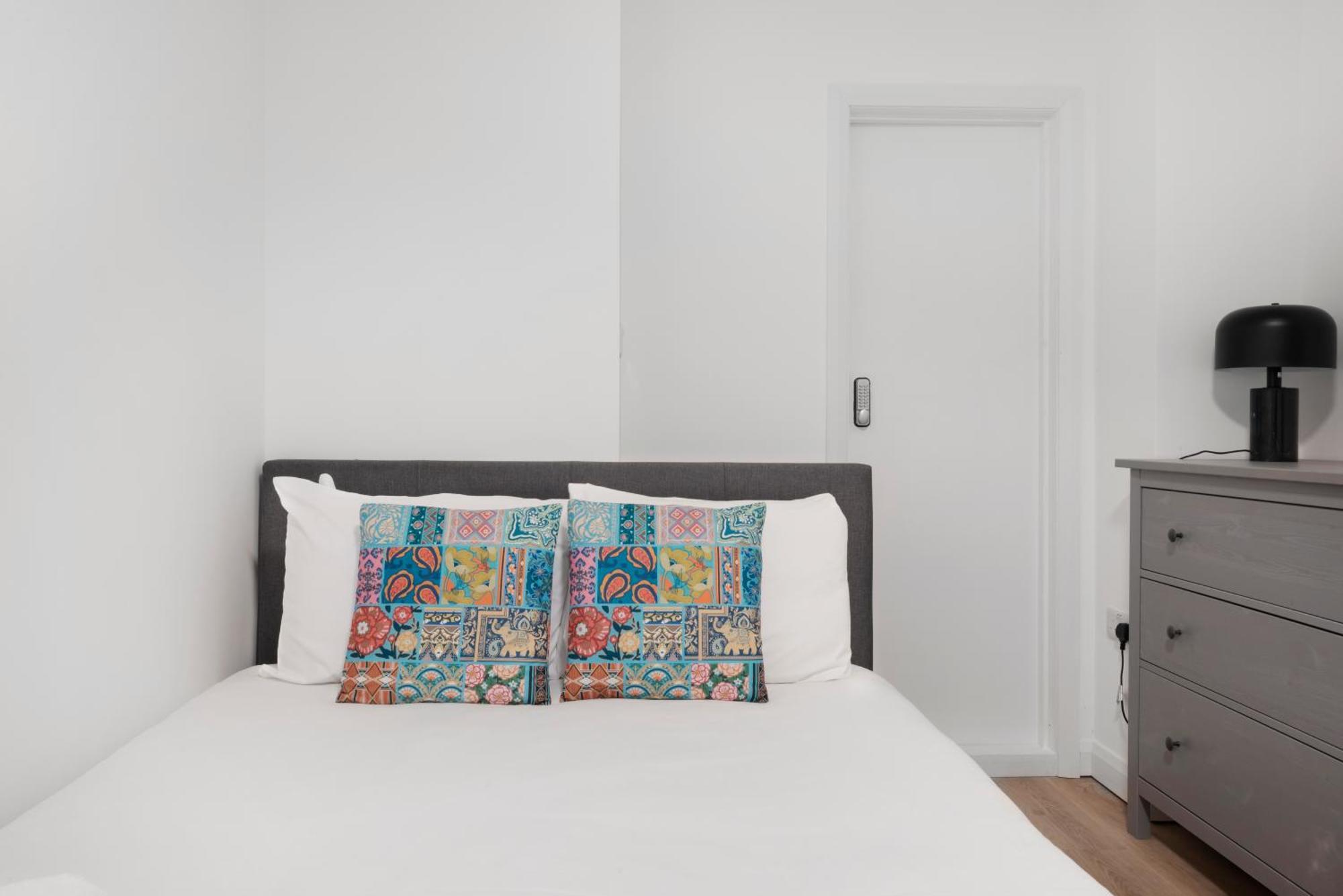 Appartement Flat In Dalston, *