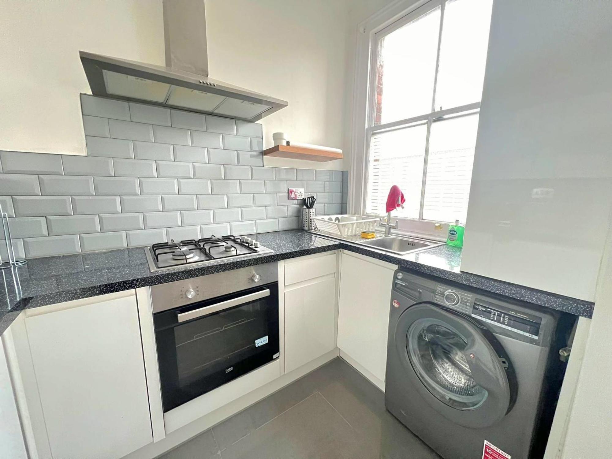 Comfortable 1-bedroom In The Heart Of * London