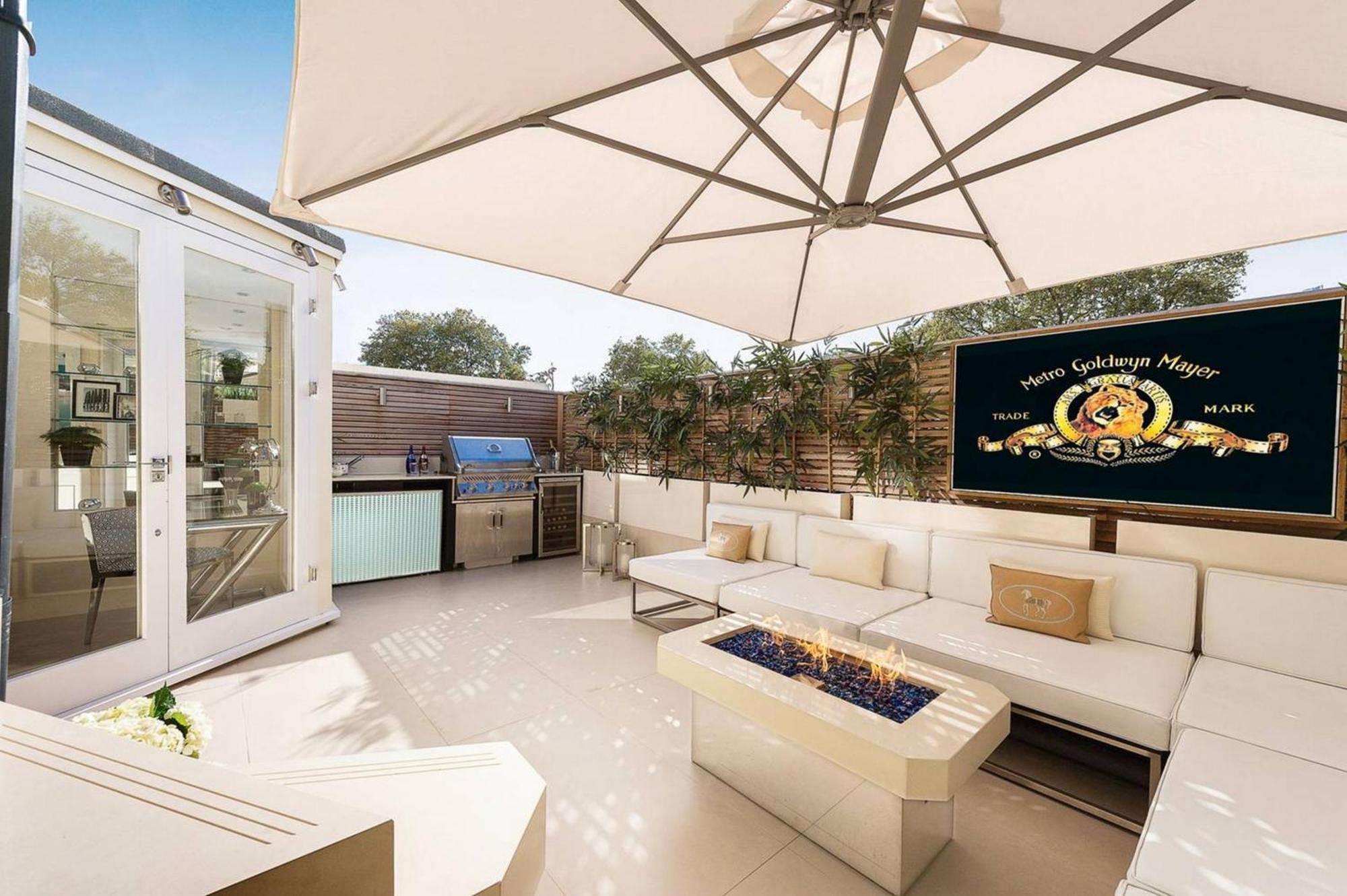 Luxurious Central Azbe Appartement