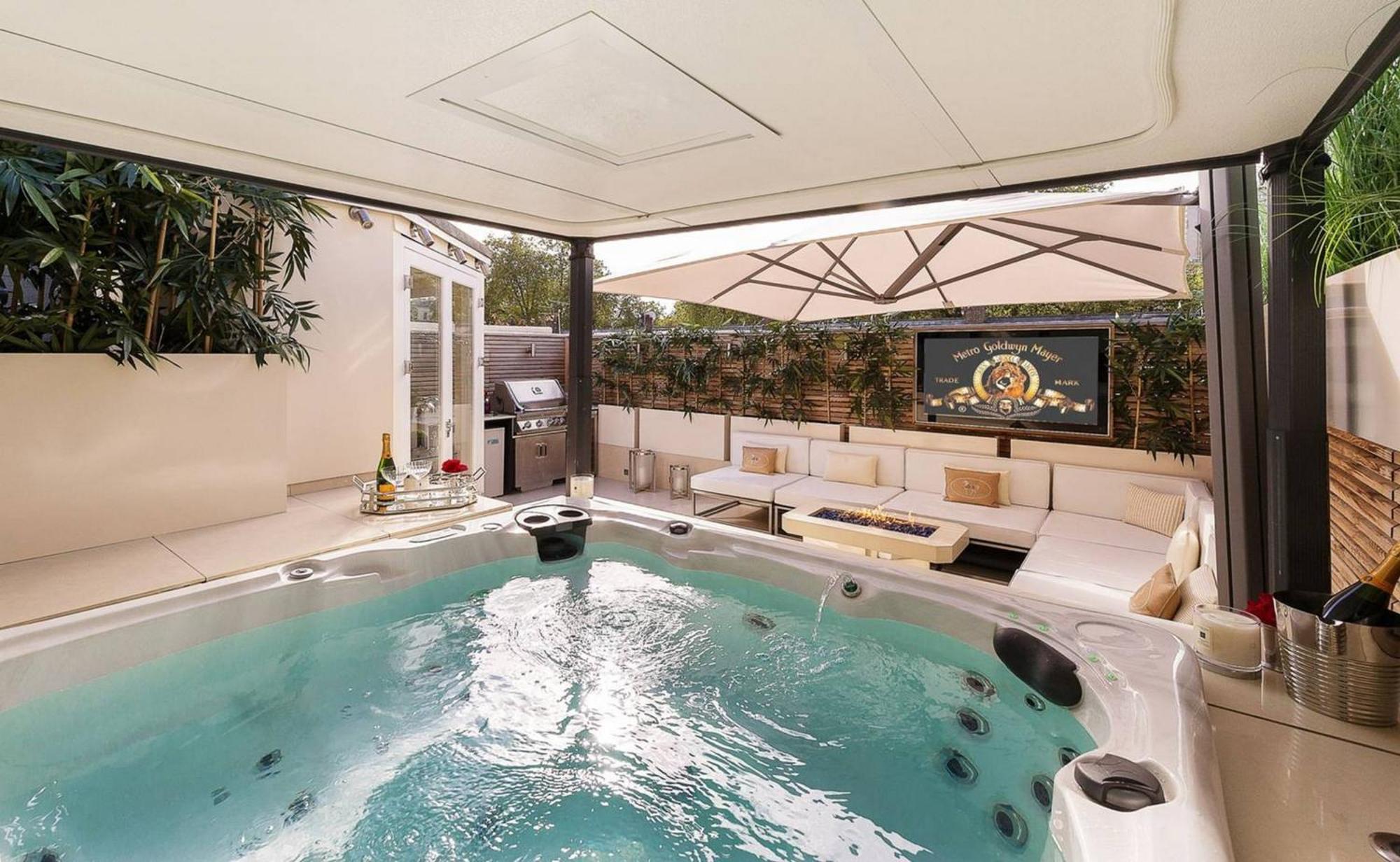 Luxurious Central Azbe Appartement