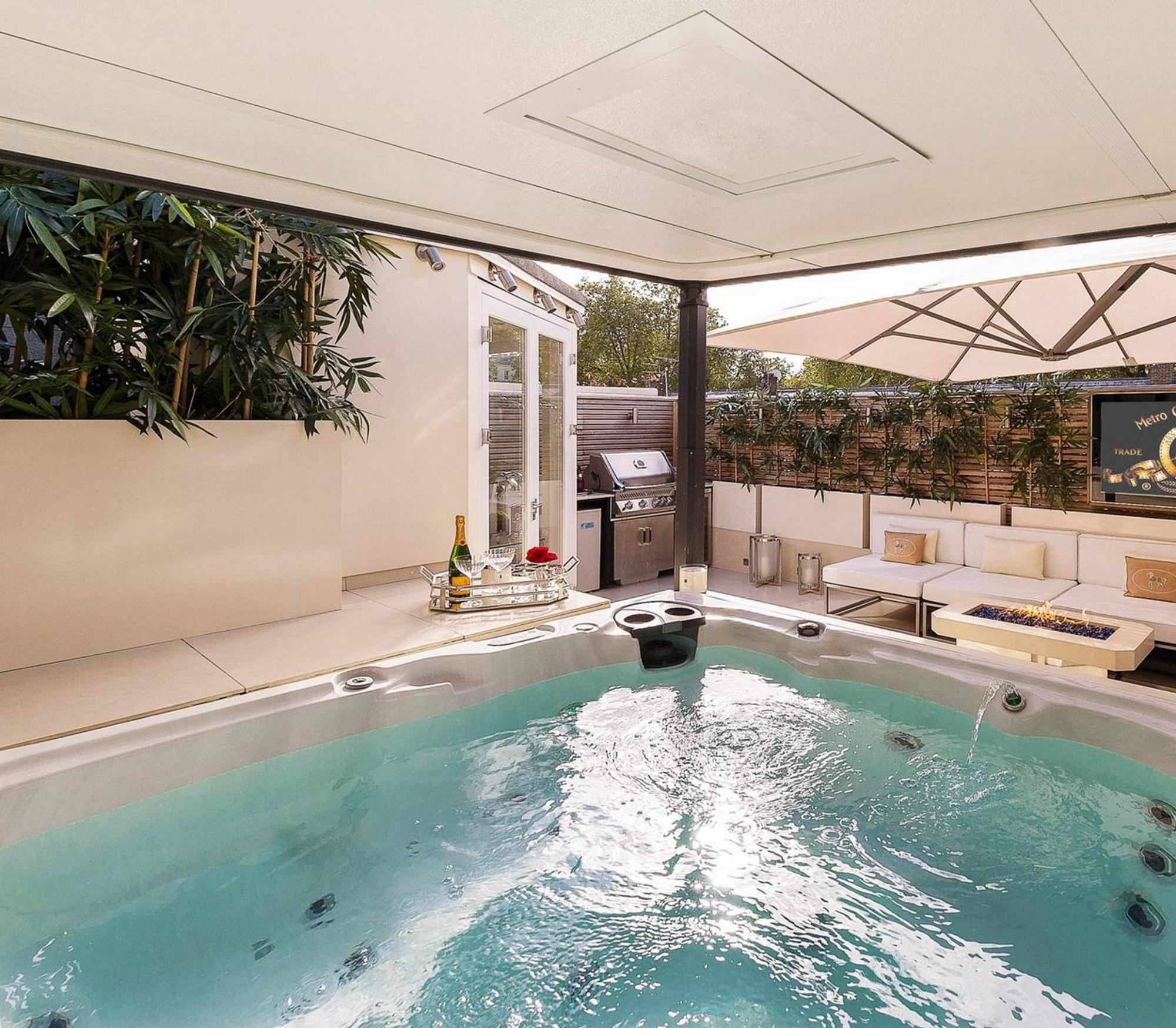 Luxurious Central Azbe Appartement