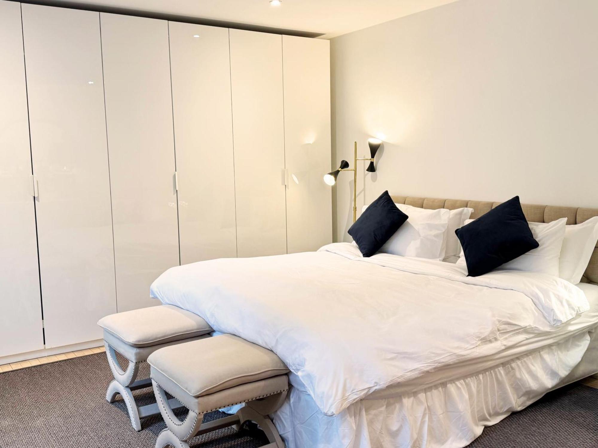 Spacious West End Duplex Apartment, W1 Apartamento