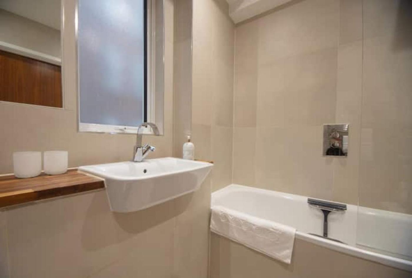 Westminster 1 Bed With Terrace