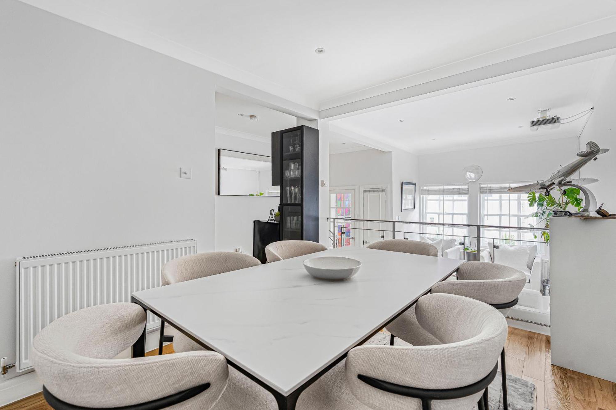 4 Bedroom House With Gym - Behind V&a Museum Hébergement de vacances Londres