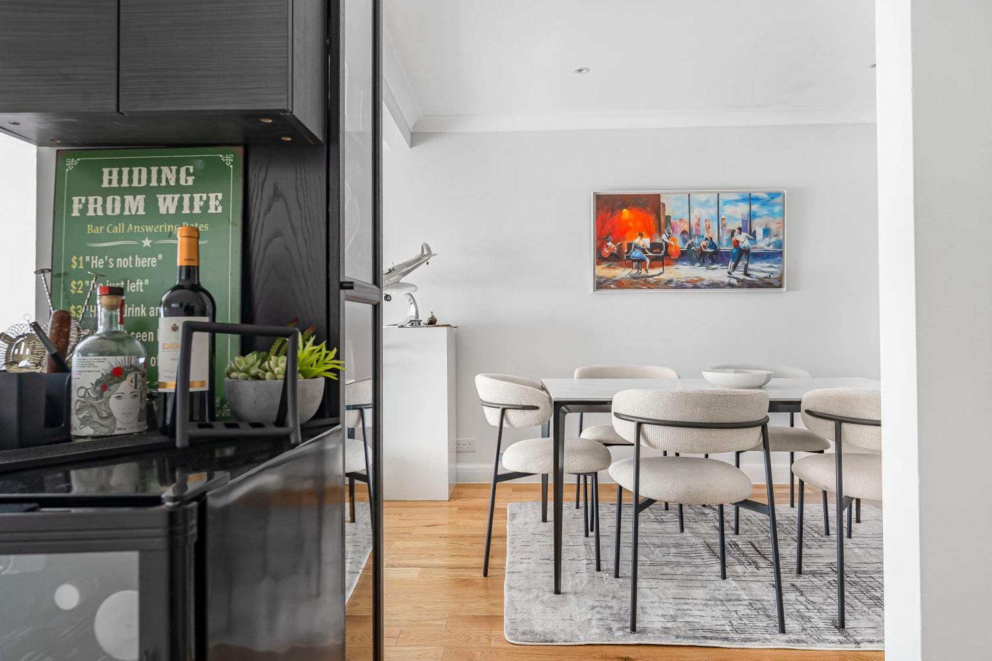 4 Bedroom House With Gym - Behind V&a Museum Hébergement de vacances *